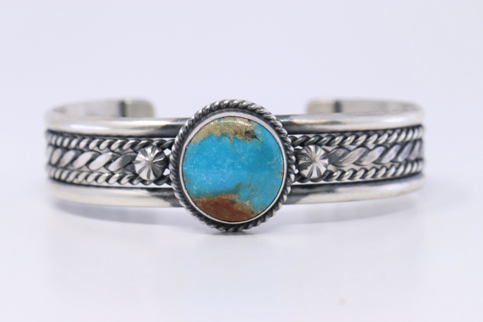 Native American Navajo Handmade Turquoise Bracelet By: This is a Native American Navajo Handmade Turquoise Bracelet By Rick Enriquez. REF:865455I74D21
