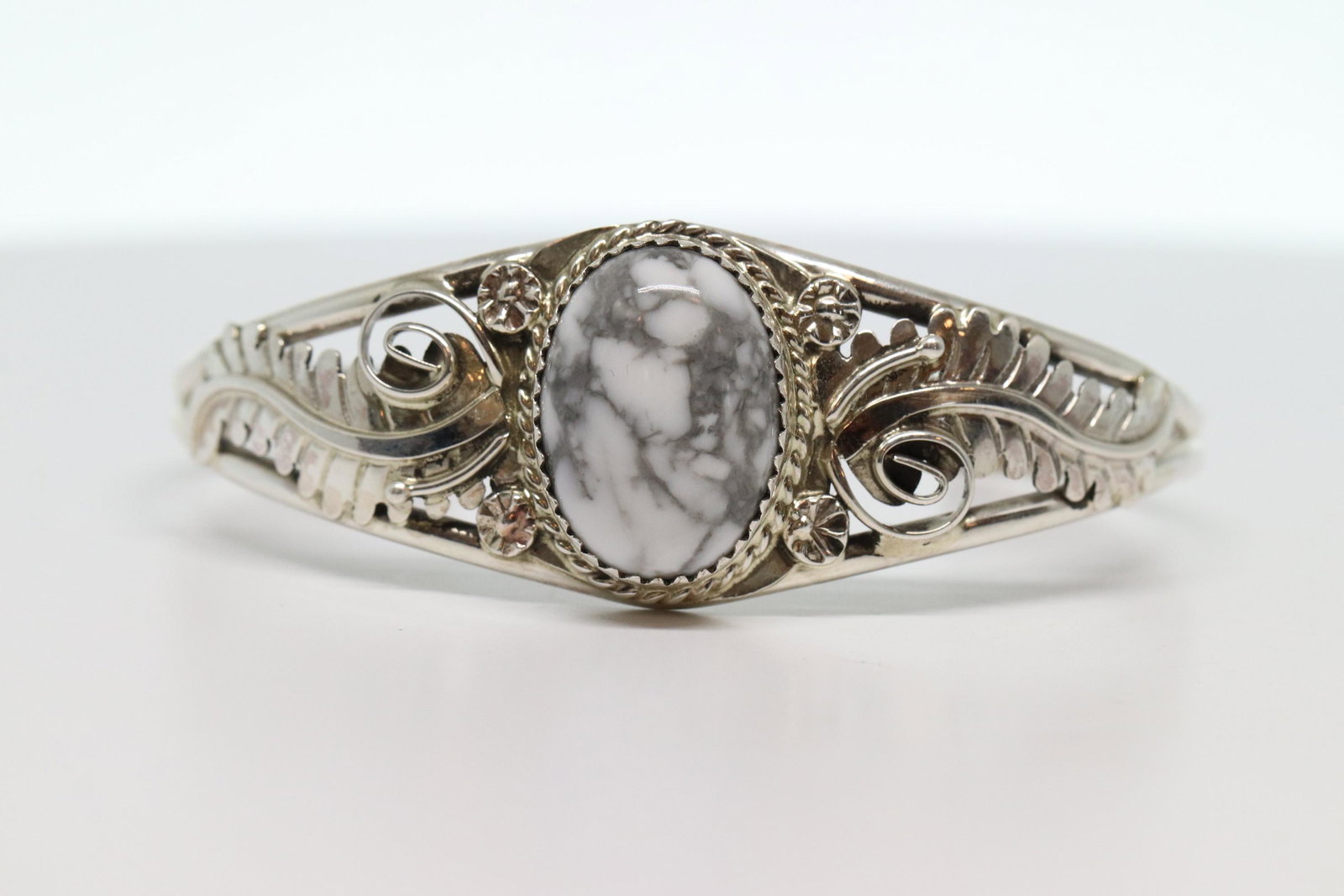 Native American Sterling Silver Navajo Handmade Howlite: This is a Native American Sterling Silver Navajo Handmade Howlite Cuff Bracelet By Renee Yazzie.