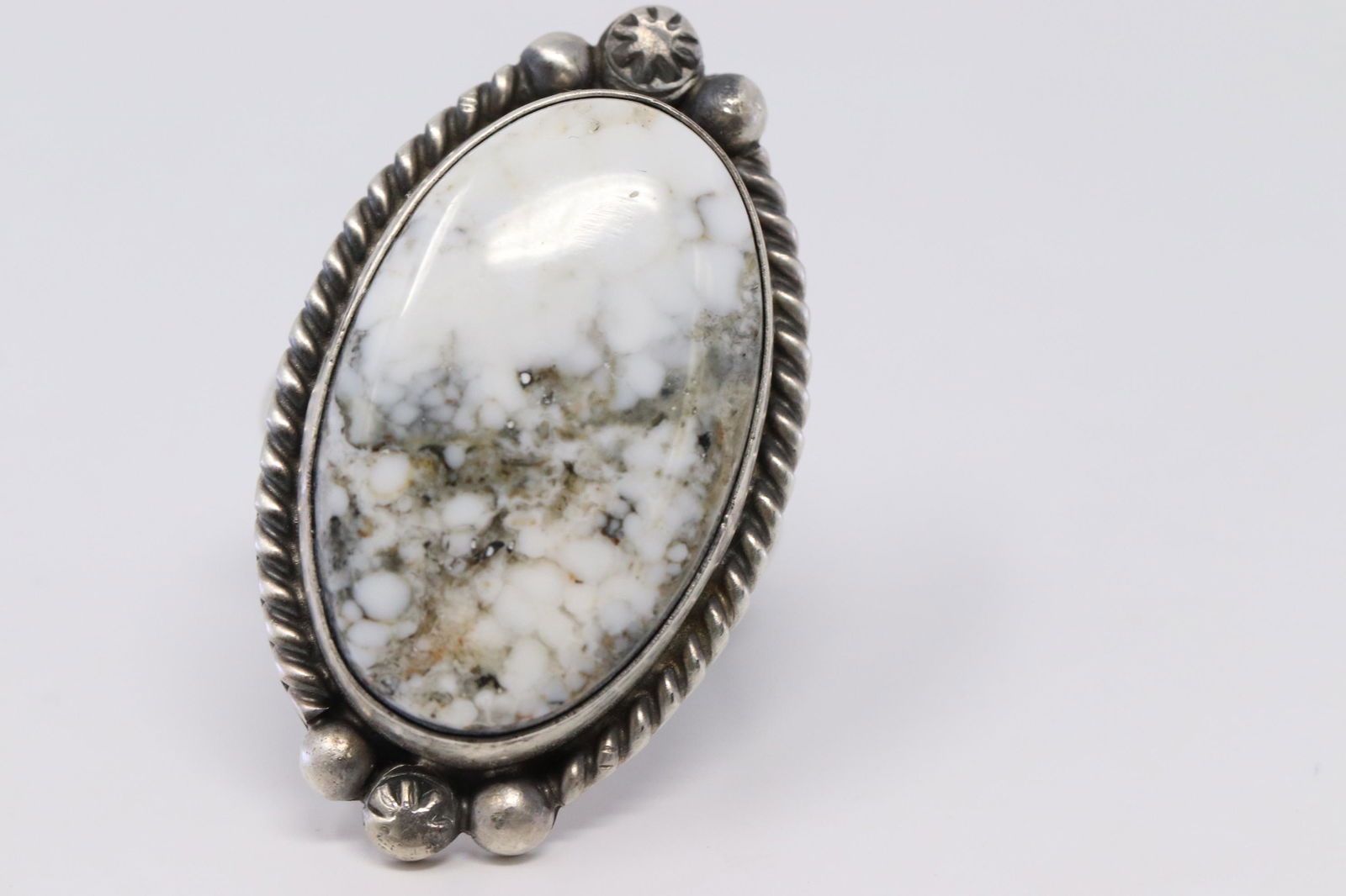 Native American Navajo Sterling Silver And White (1 of 2)