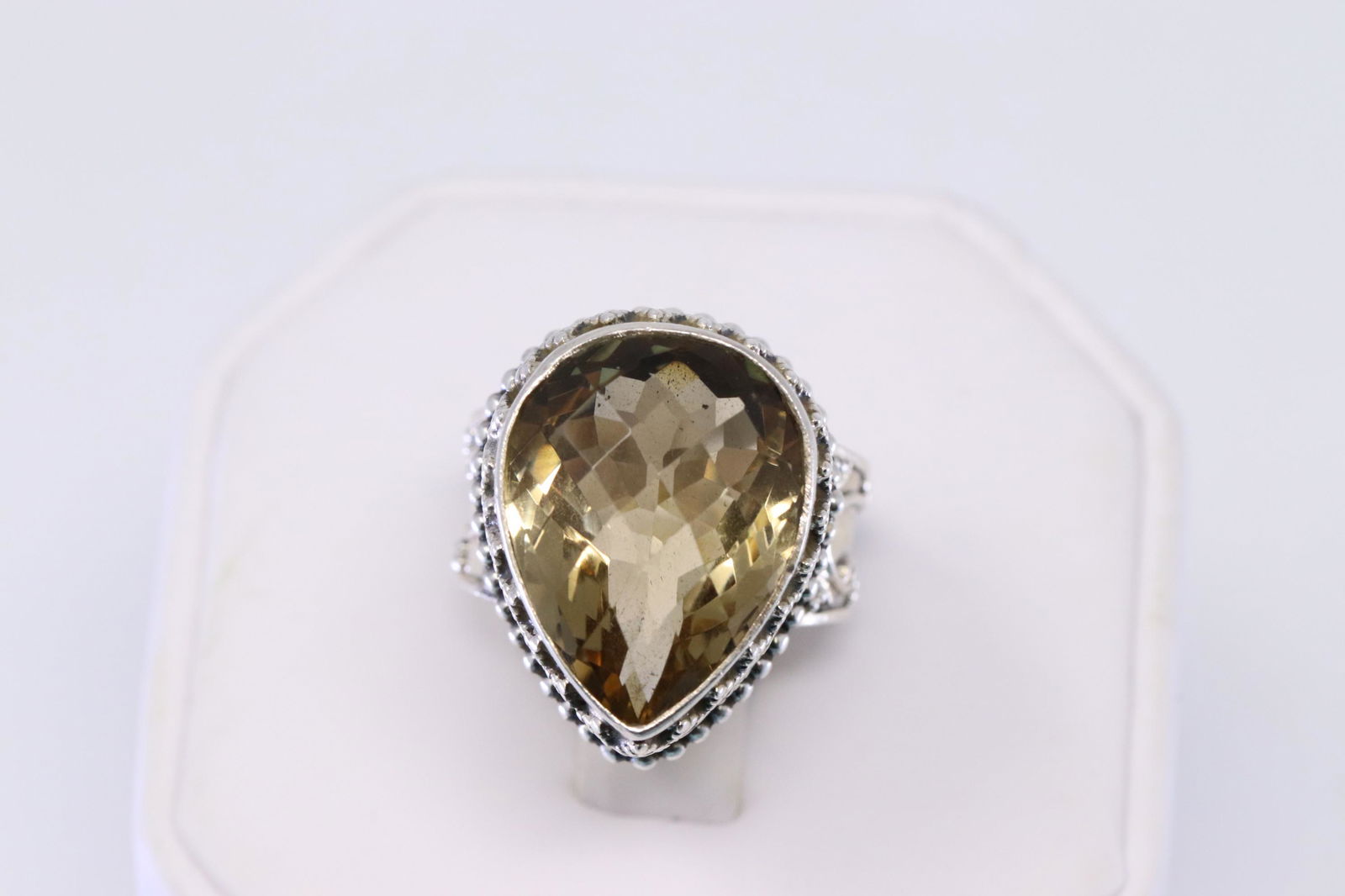 925 Silver Ladies Ring. (1 of 3)