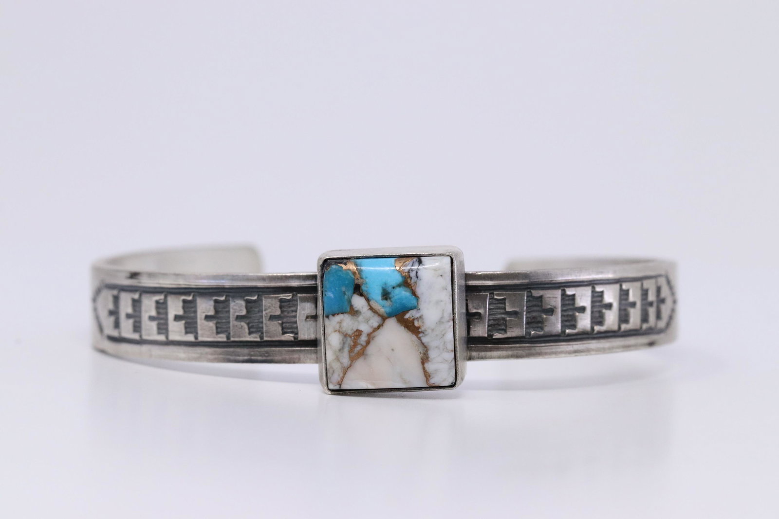 Native American Navajo Handmade White Kingman Turquoise: This is a Native American Navajo Handmade White Kingman Turquoise By Rick Inriquez. Bracelet size is 5.50.