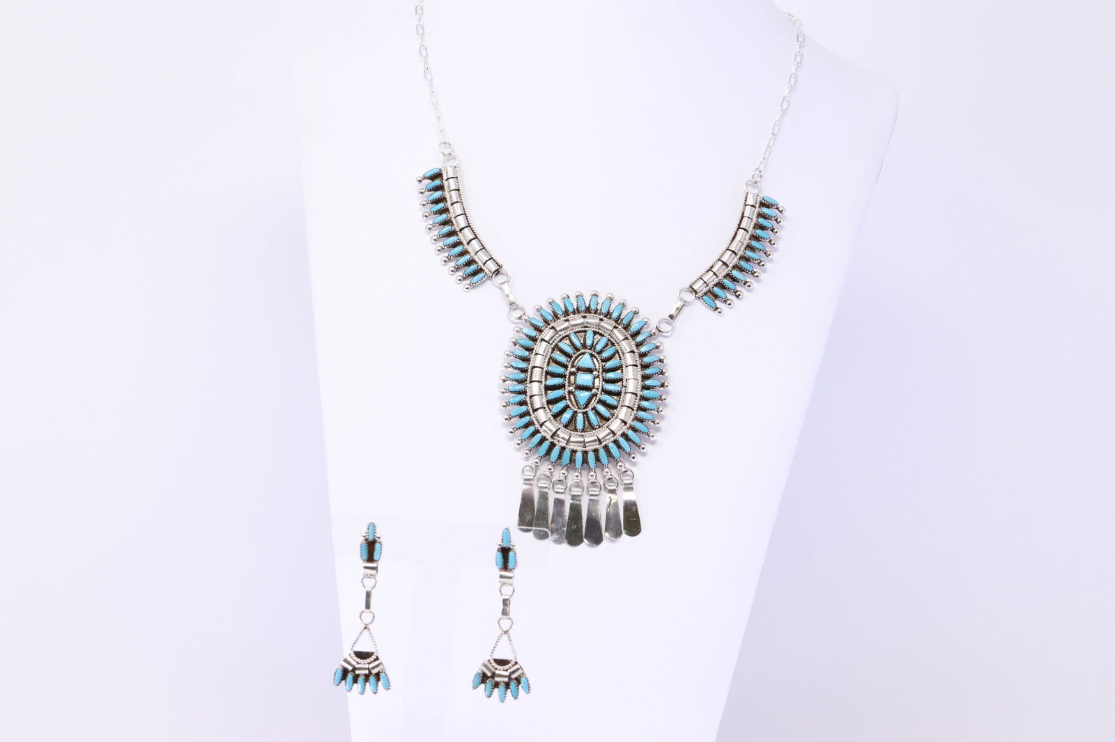 Native American Zuni Turquoise Sterling Silver Necklace (1 of 6)