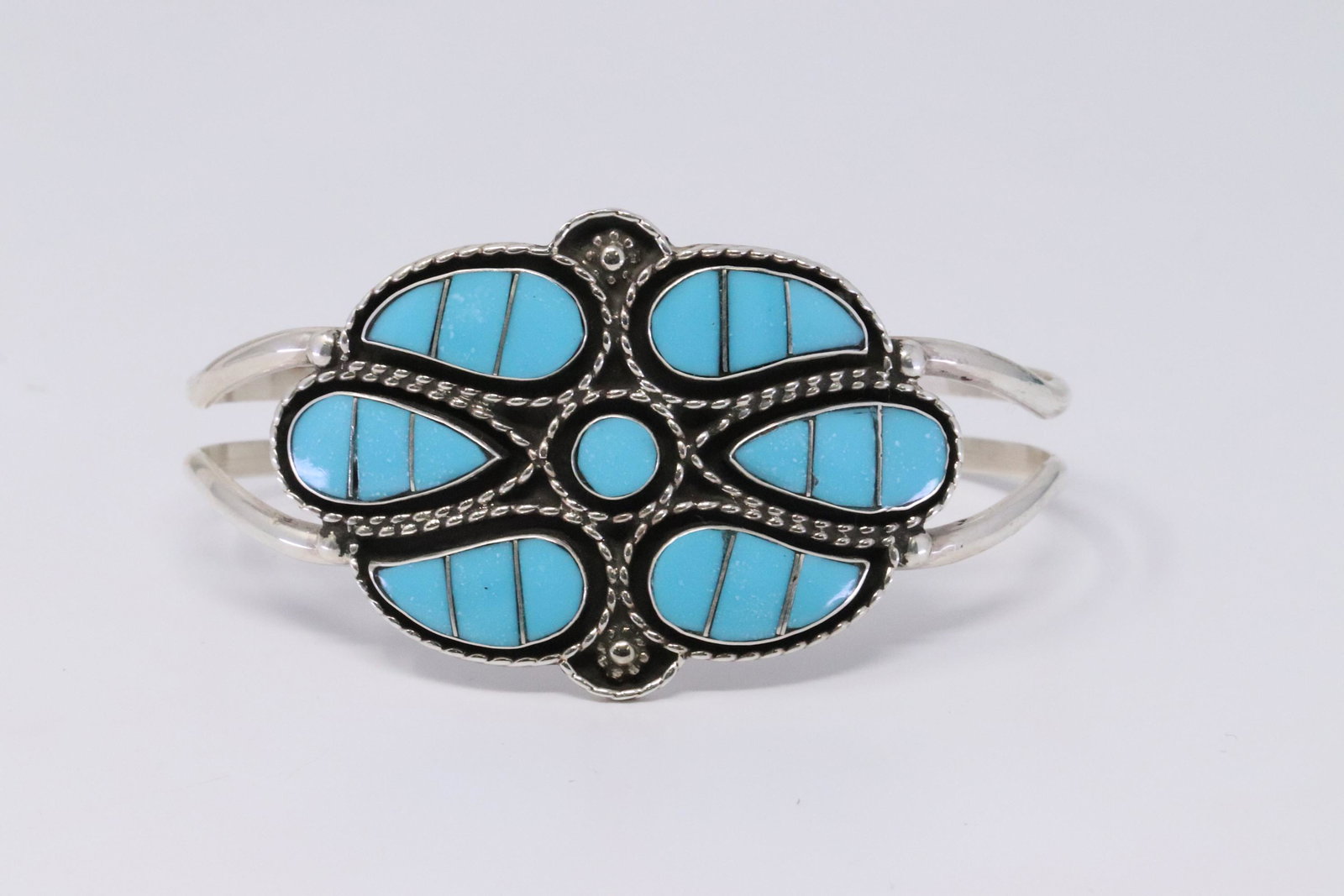 Native American zuni Handmade Sterling Silver Leekity: This is a Native American zuni Handmade Sterling Silver Leekity Bracelet by Brian&Carina.