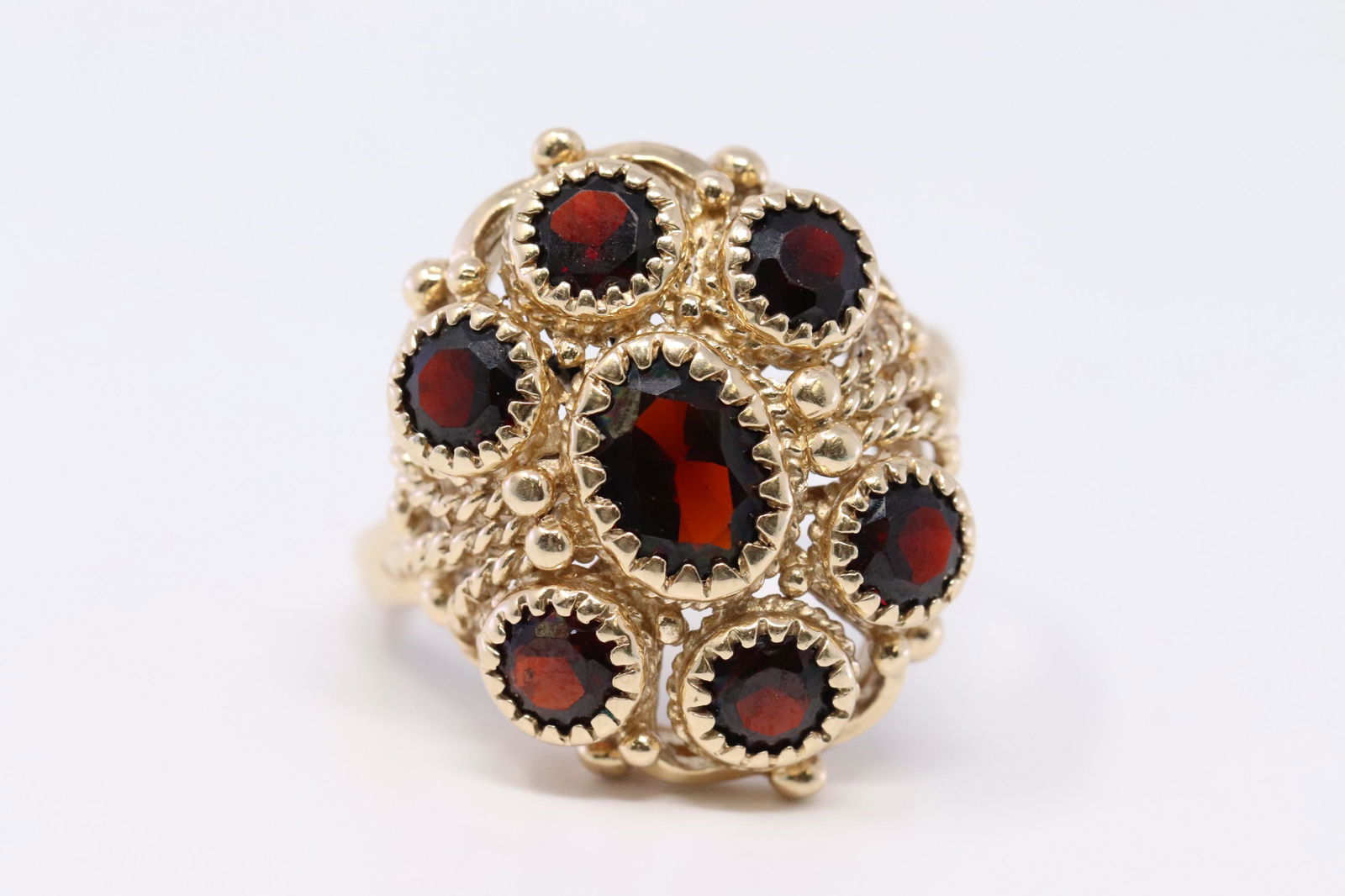 Vintage 14k Garnet Ladies Ring (1 of 5)