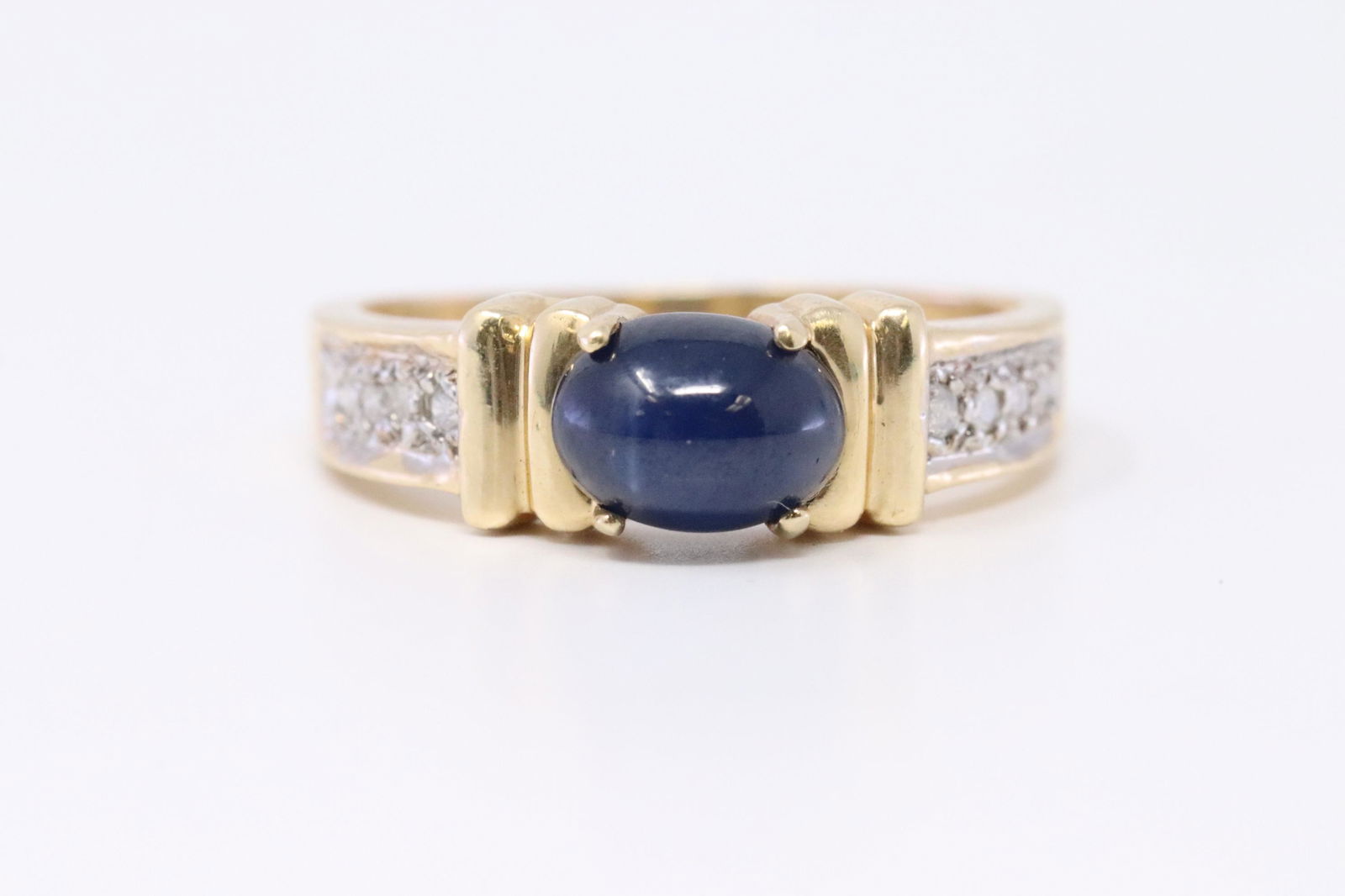 Vintage Ladies 14k yellow gold with cabochon Sapphire (1 of 6)