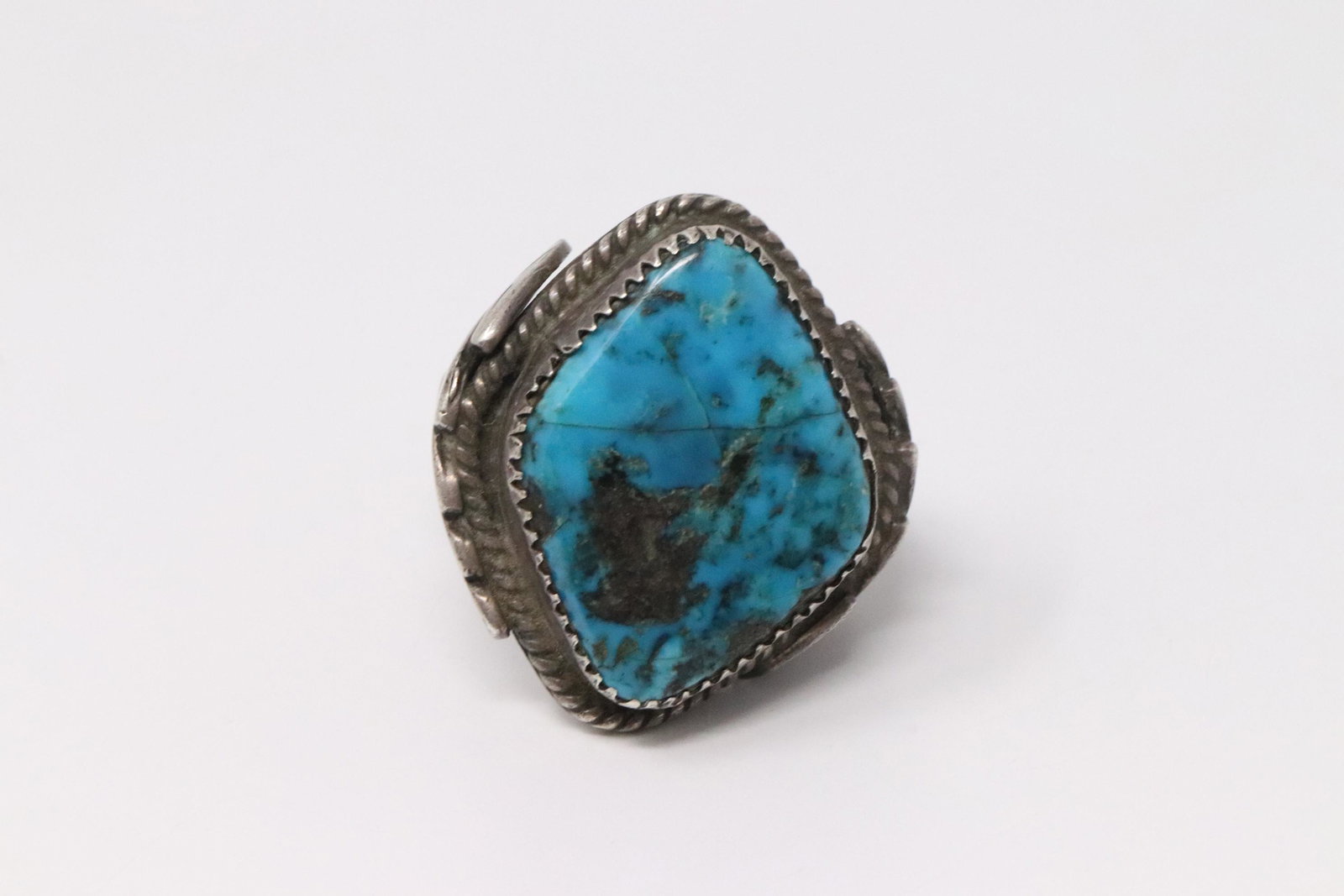 Vintage Pawn Turquoise Ring. (1 of 3)