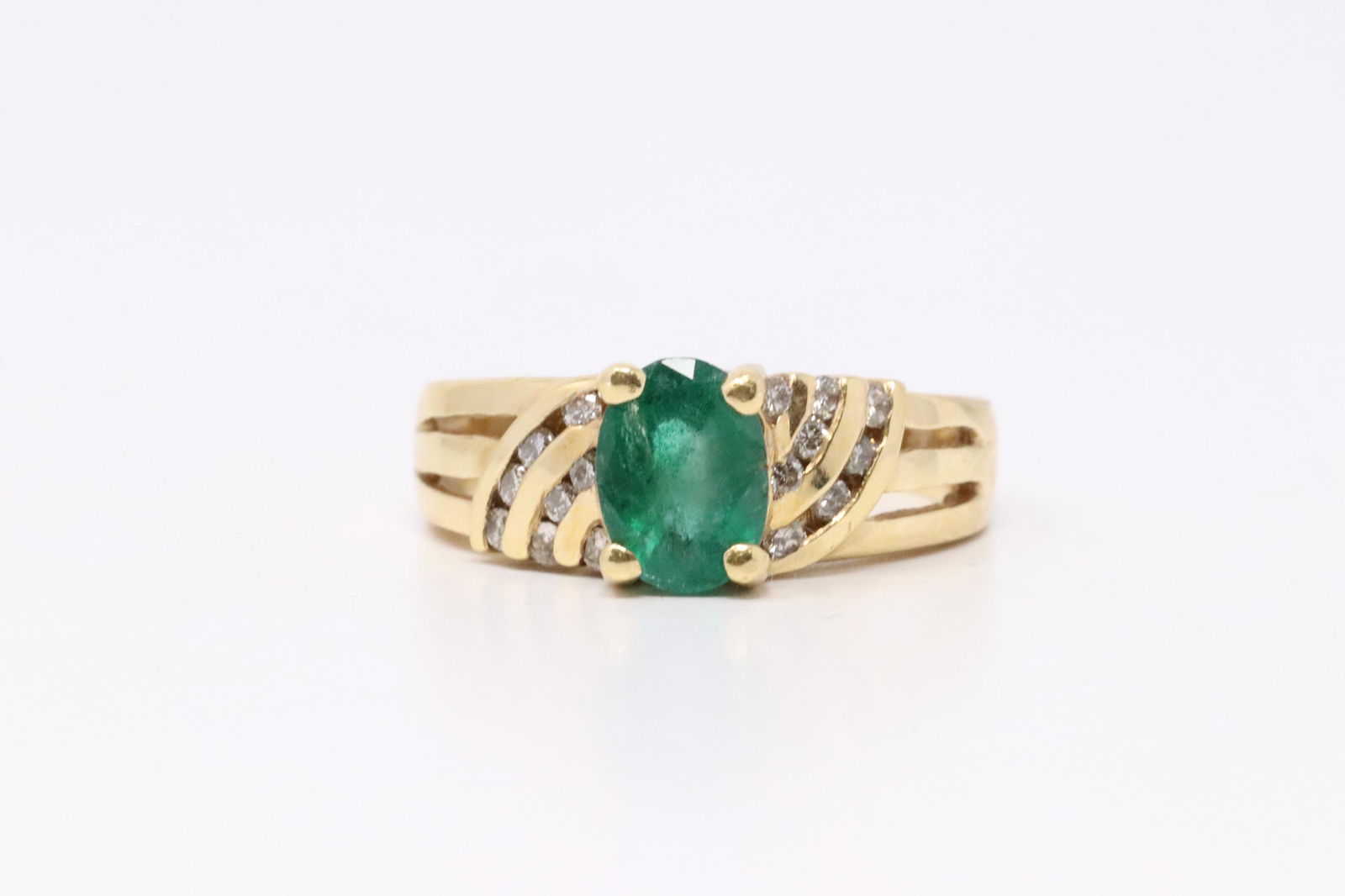 14Kt Yellow Gold Emerald Diamond Ring. (1 of 4)