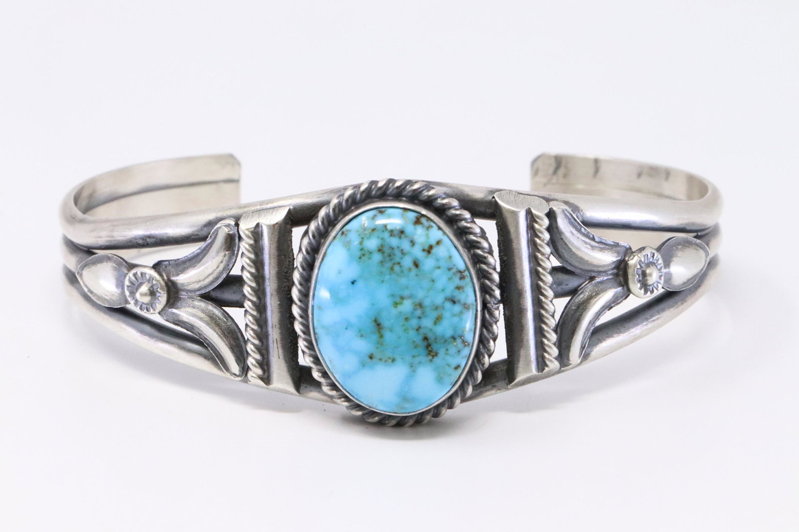 Native American Navajo Handmade Sterling Silver Kingman: This is a Native American Navajo Handmade Sterling Silver Kingman Turquoise Bracelet by Mary Ann Spencer. REF: R.A
