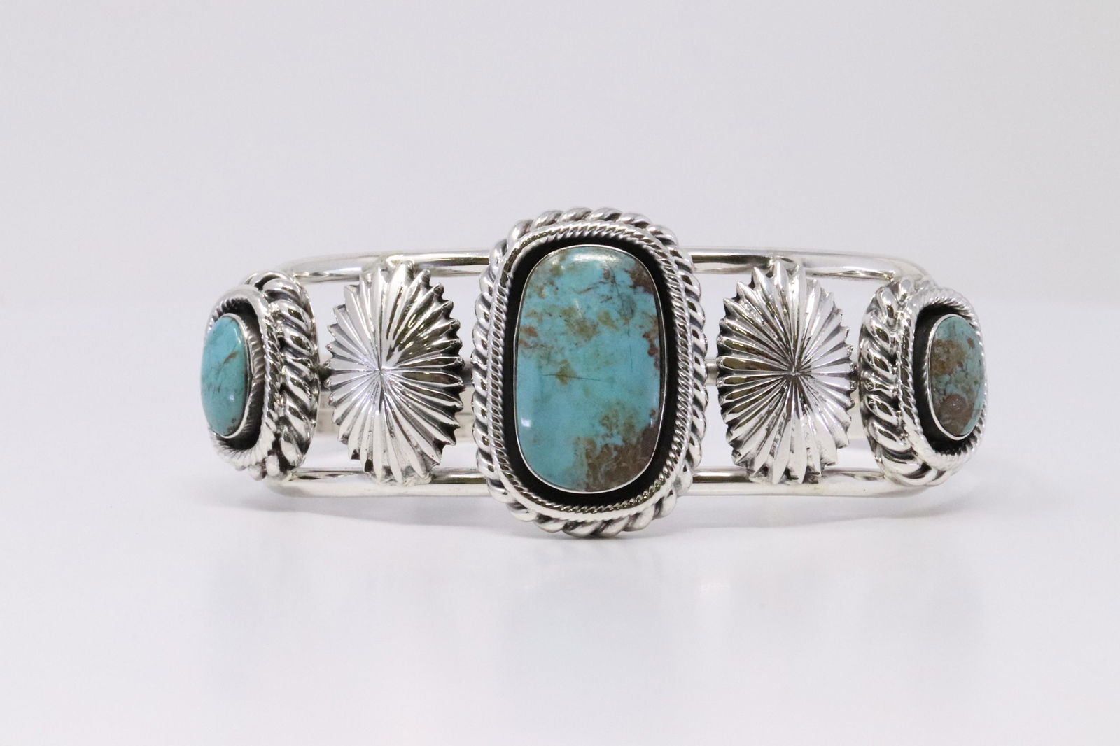 Native America Navajo Sterling Silver Turquoise Braclet (1 of 4)