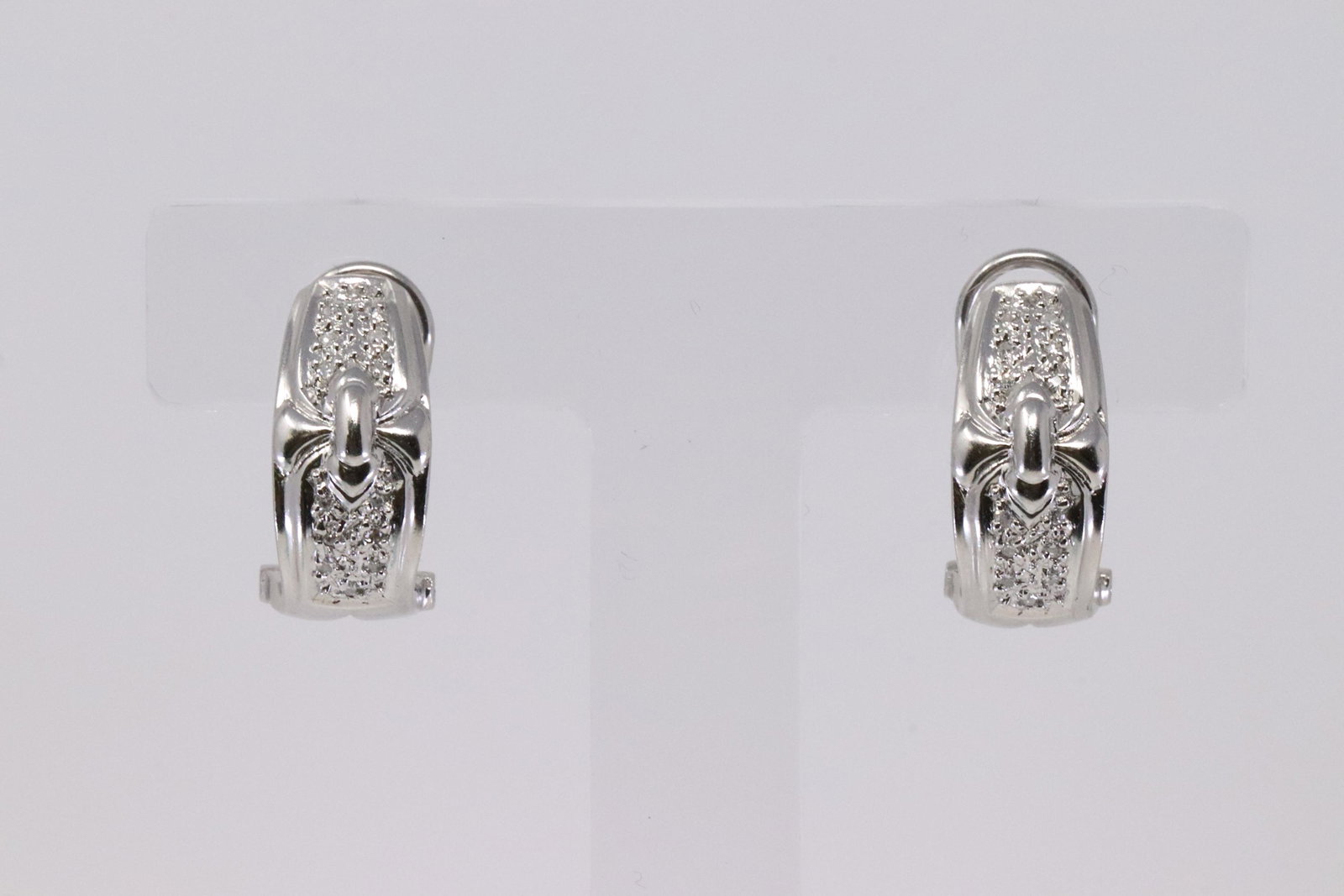 14kt White Gold Diamond Earrings. (1 of 4)