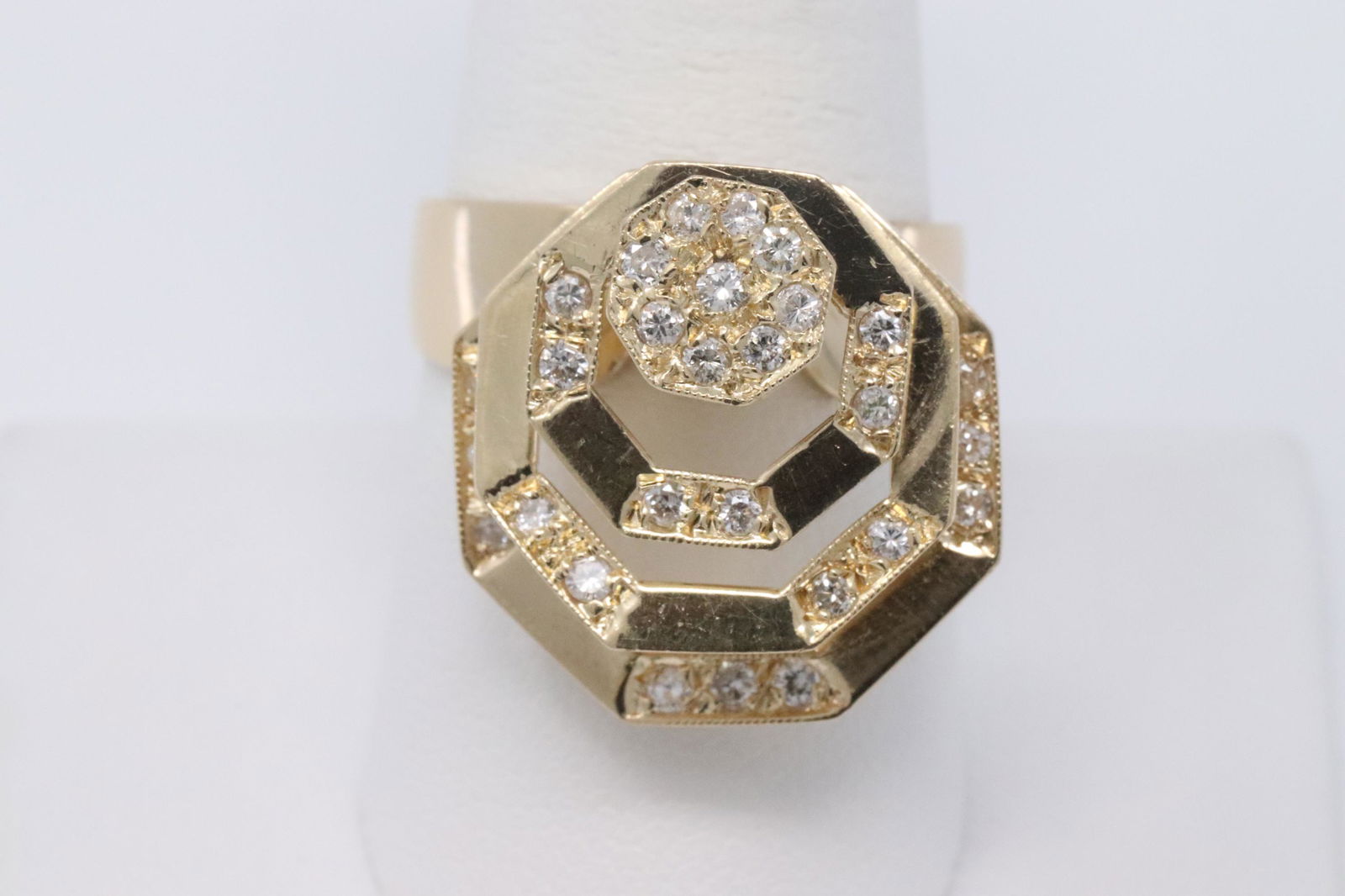 14Kt Spinning Diamond Ring (1 of 3)