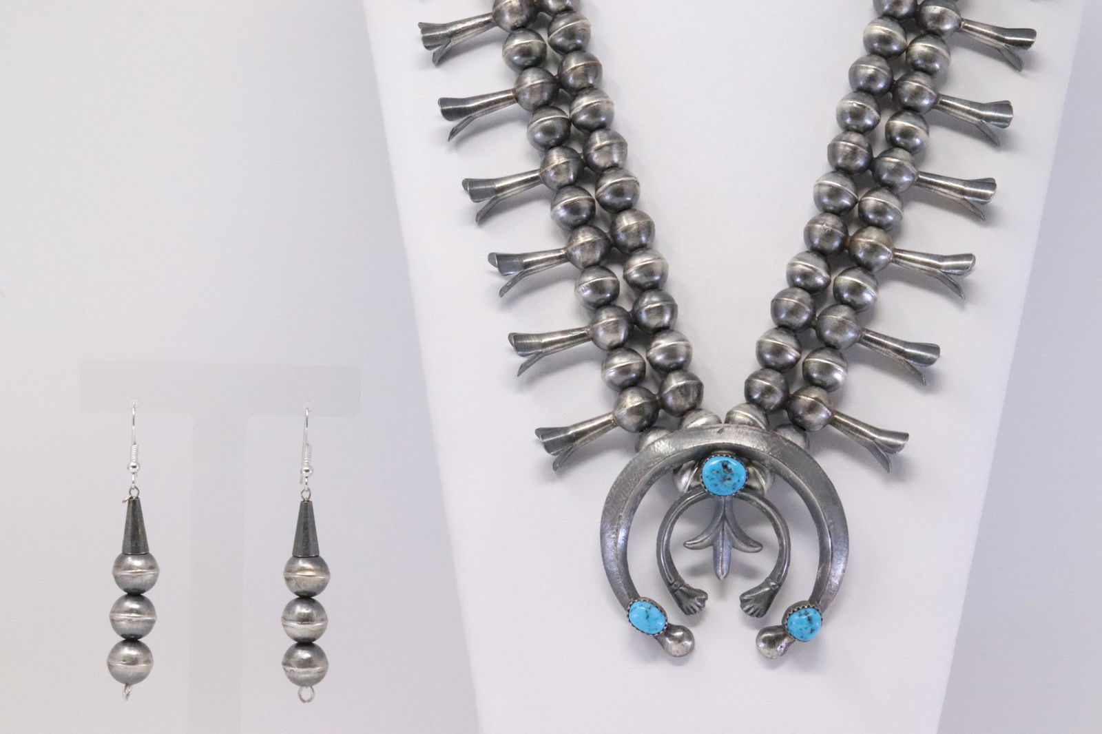 Native America Navajo Handmade Sterling Silver Tuquoise (1 of 7)