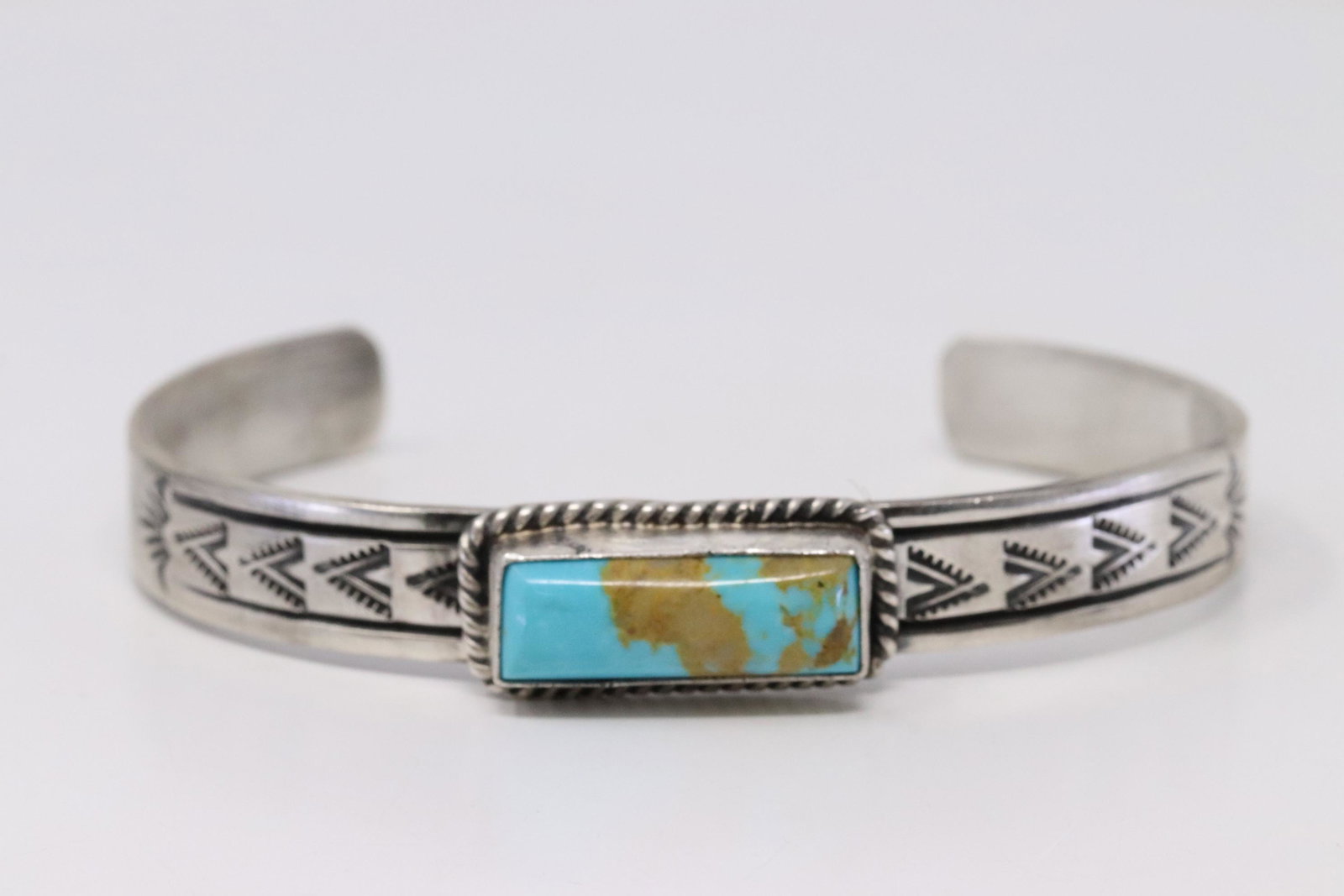 Native America Navajo Handmade Sterling Silver Kingman: This is a Native America Navajo Handmade Sterling Silver Kingman Turquoise Bracelet By Rick Enriquez.