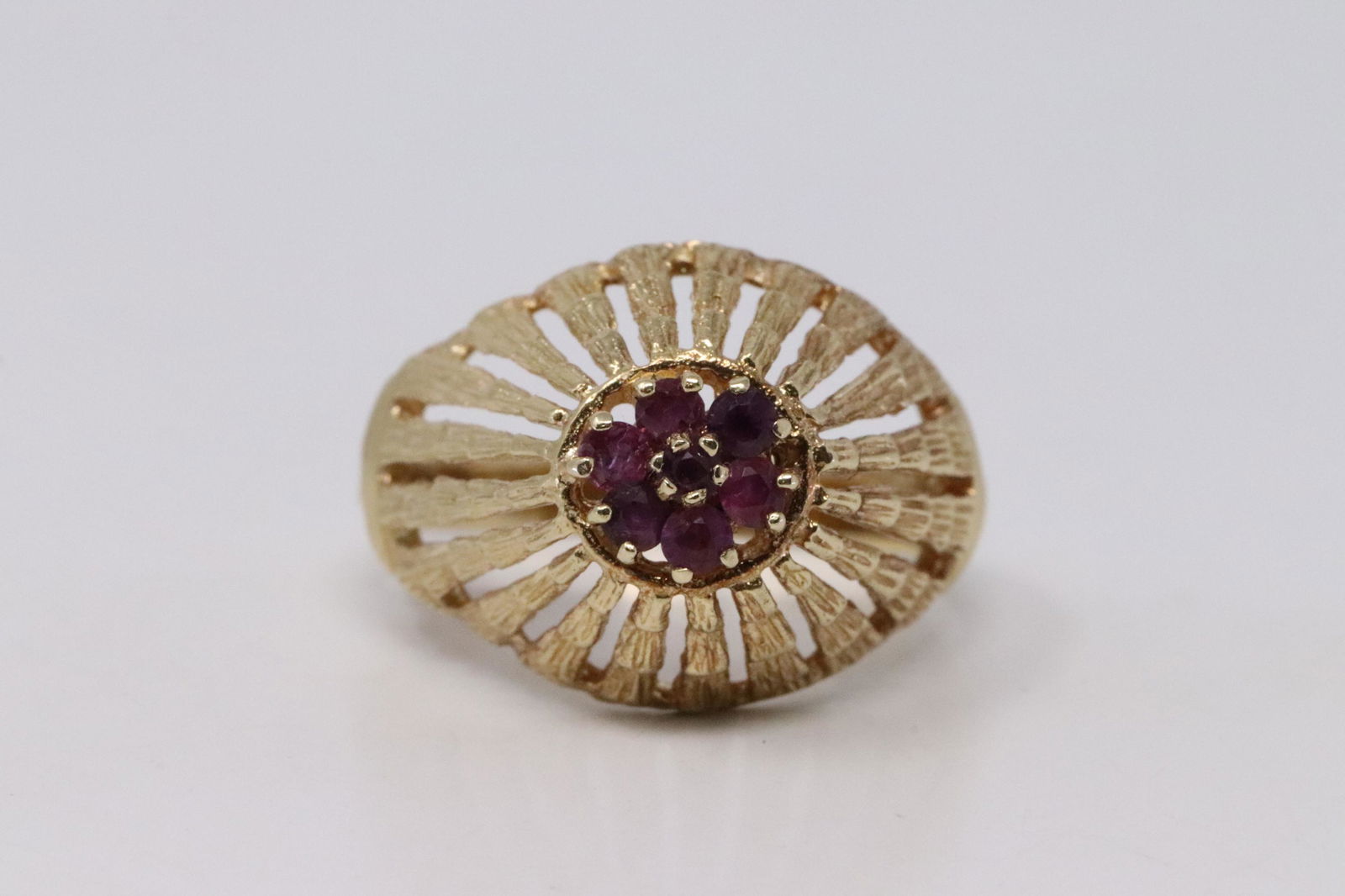 14Kt Yellow Gold Vintage Ruby Ring. (1 of 4)