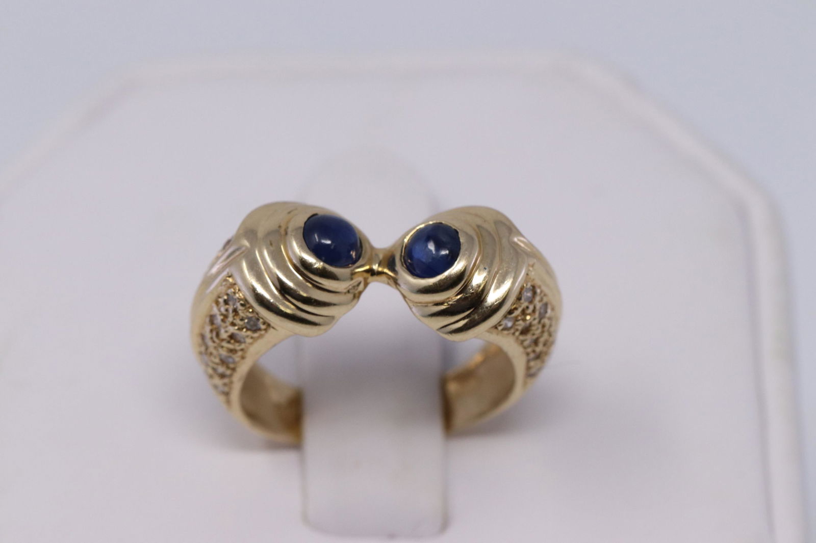 Vintage 14K Ladies Cabochon Sapphire & Diamonds Ring (1 of 4)