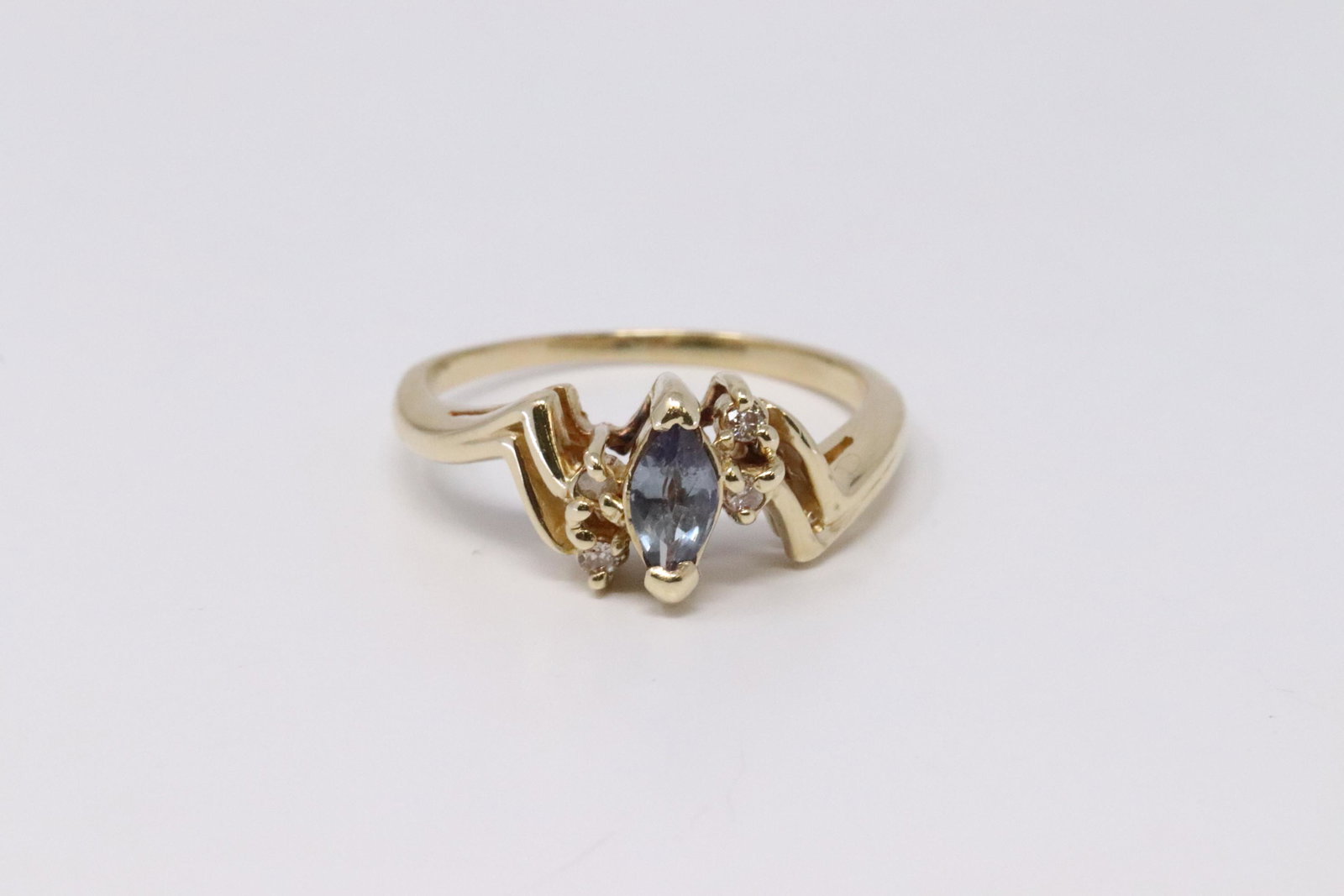 14Kt Diamond and Amethyst Ring. (1 of 4)