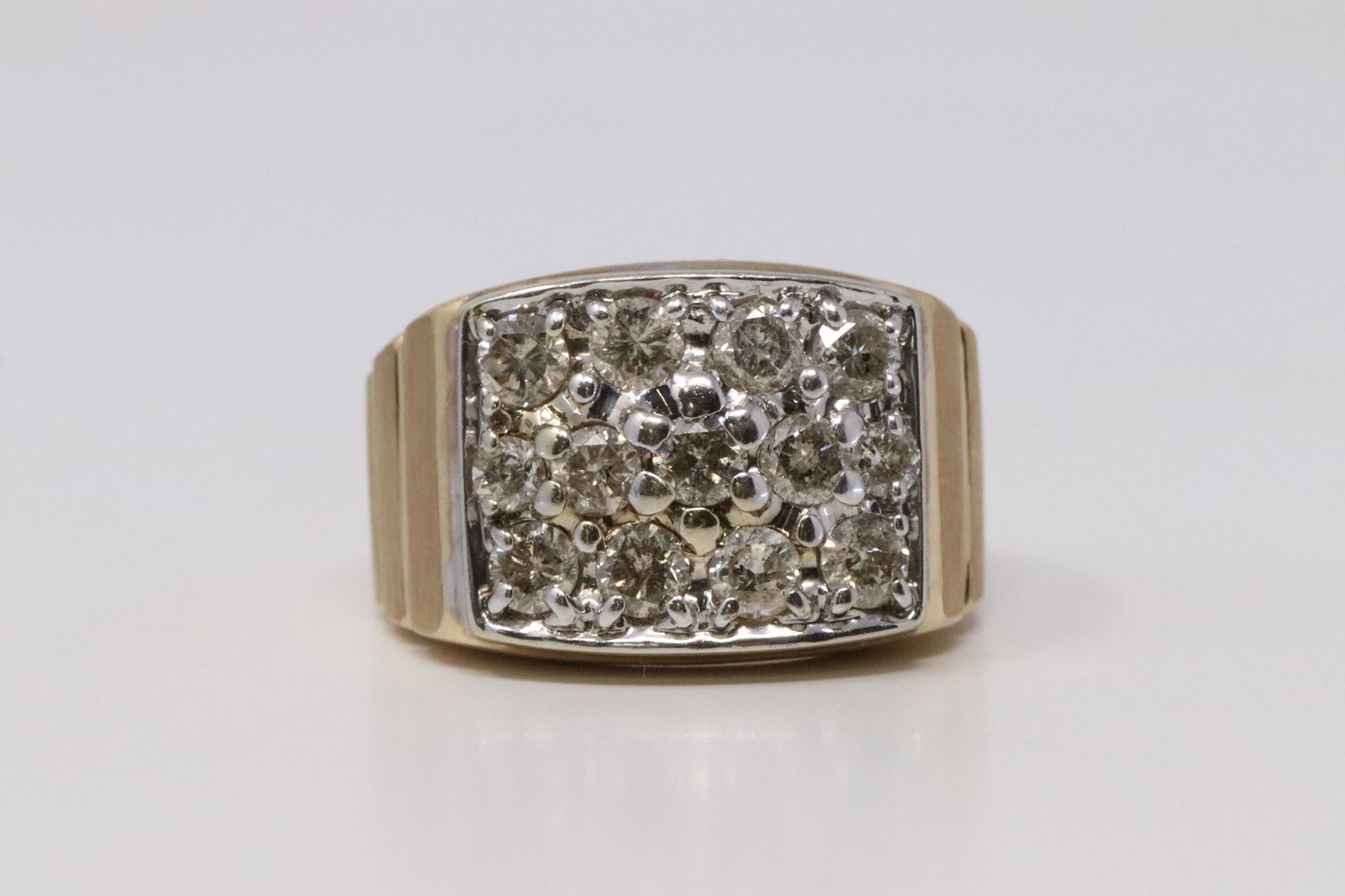 14Kt Men's Yellow Gold Diamond Ring. (1 of 4)