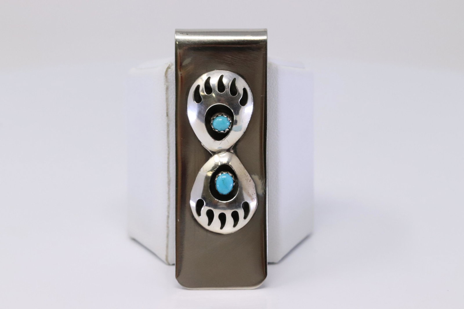 Native America Handmade Navajo Sterling Silver Paw Bear: This is a Native America Handmade Navajo Sterling Silver Paw Bear Turquoise Clip/Money By Virginia Long.