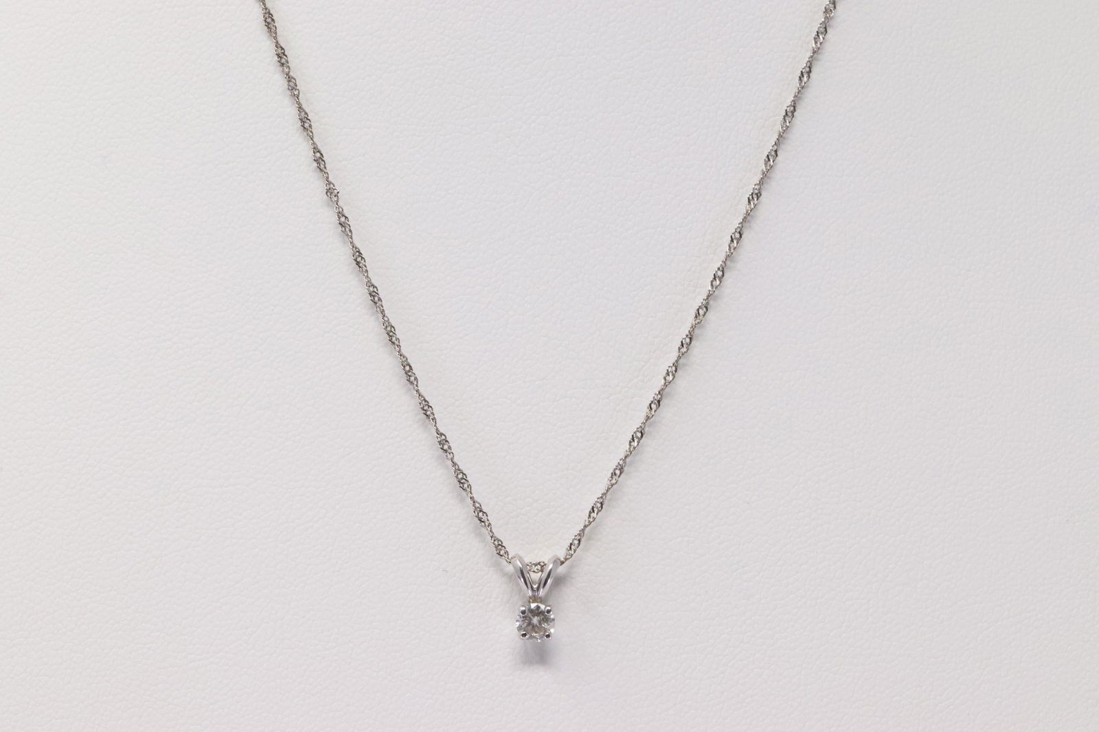 14Kt White Gold Diamond Solitare Pendant. (1 of 3)