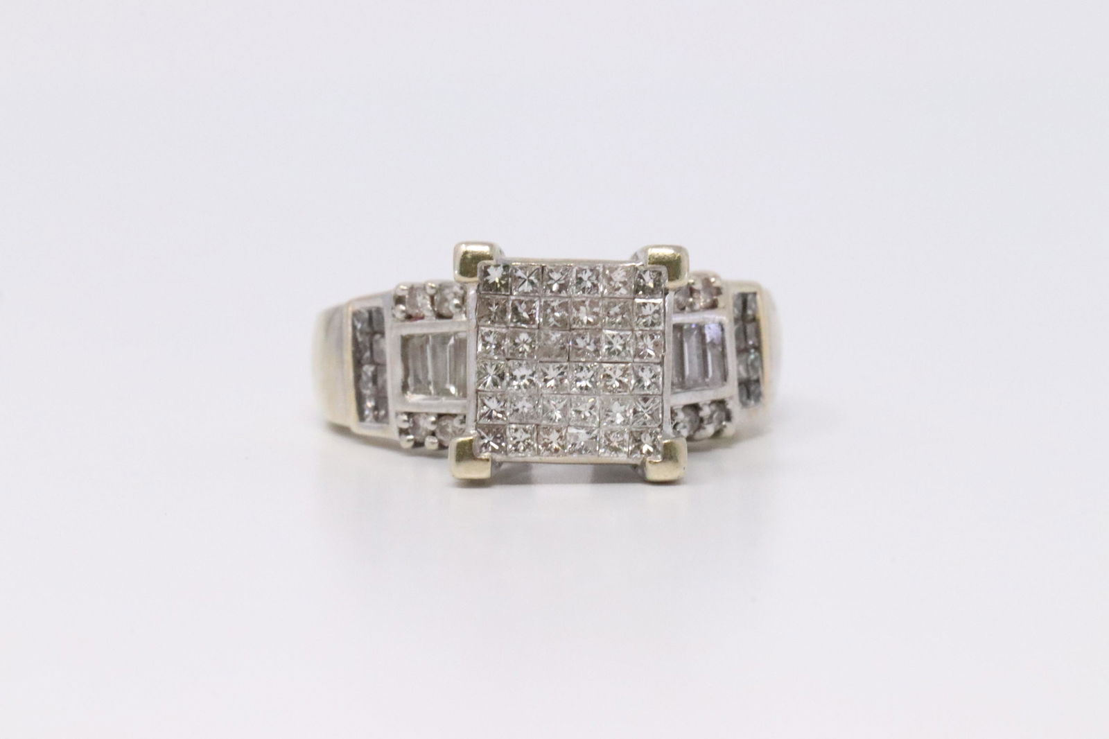 14KT Diamond Ring (1 of 4)