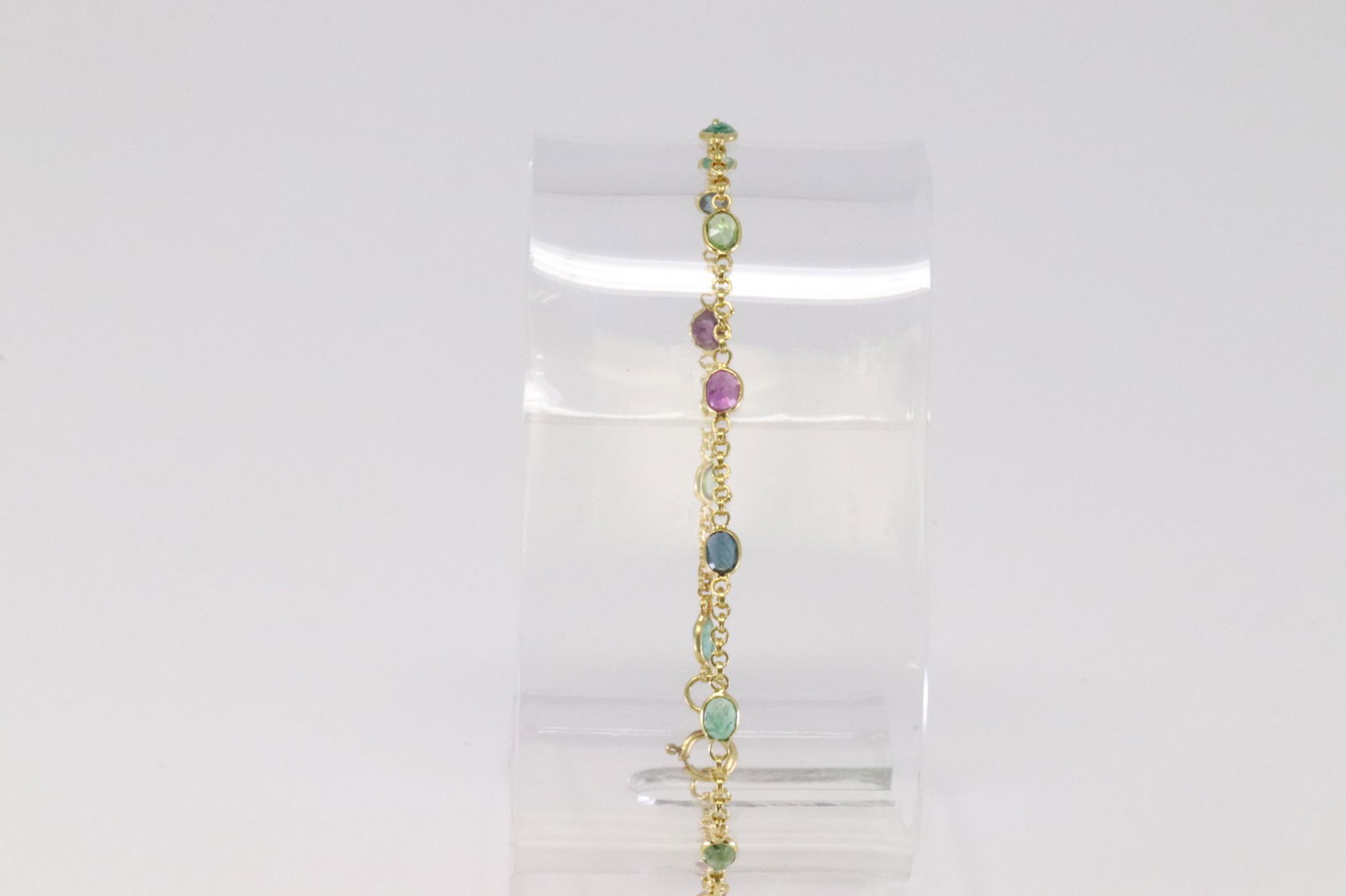 18kt Yellow Gold Bracelet. (1 of 3)