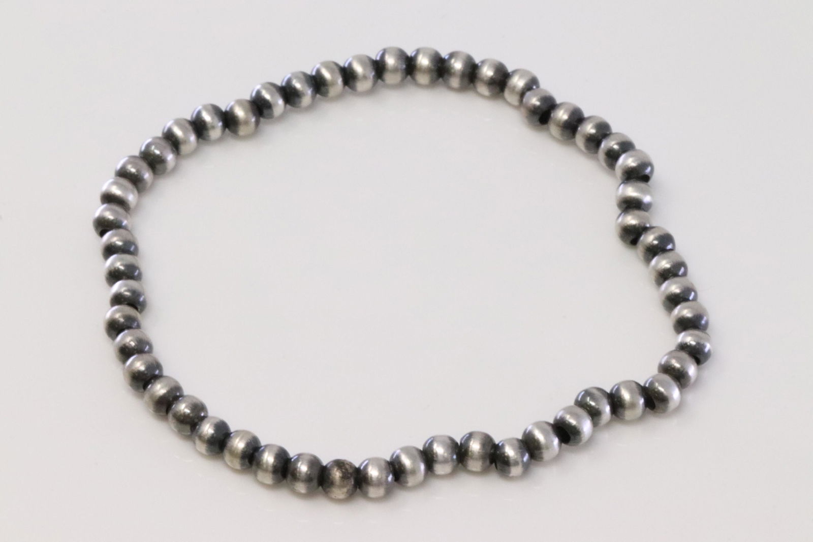 Native American Navajo Sterling Silver Pearl Beaded Stretch Bracelet. (1 of 3)