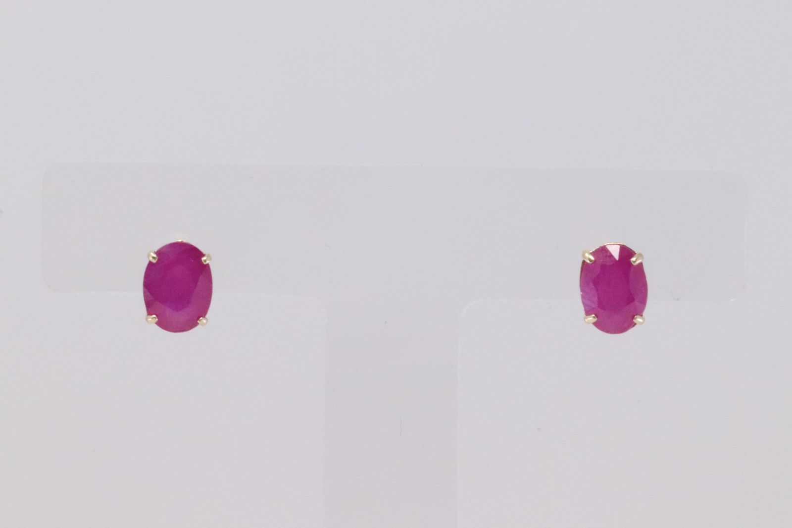 14Kt Yellow Gold Ruby Earring. (1 of 4)