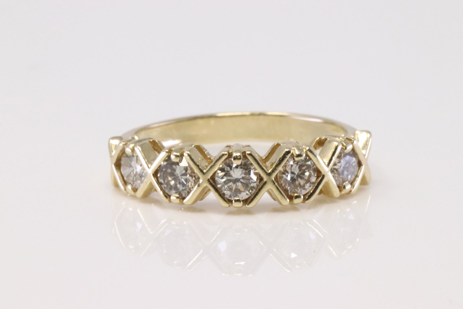 14Kt Yellow Gold Diamond Ring. (1 of 5)