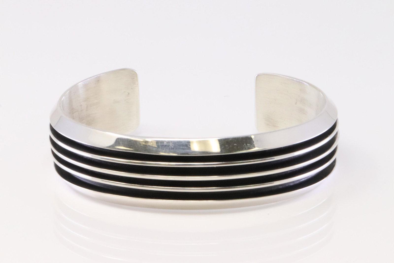 Native America Handmade Navajo Sterling Silver Solid Bracelet By Tom Hank. (1 of 4)