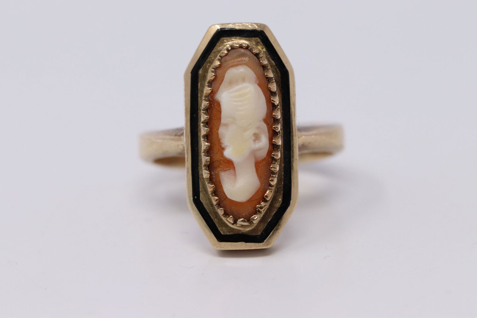Vintage 10k Ladies Cameo Ring (1 of 3)