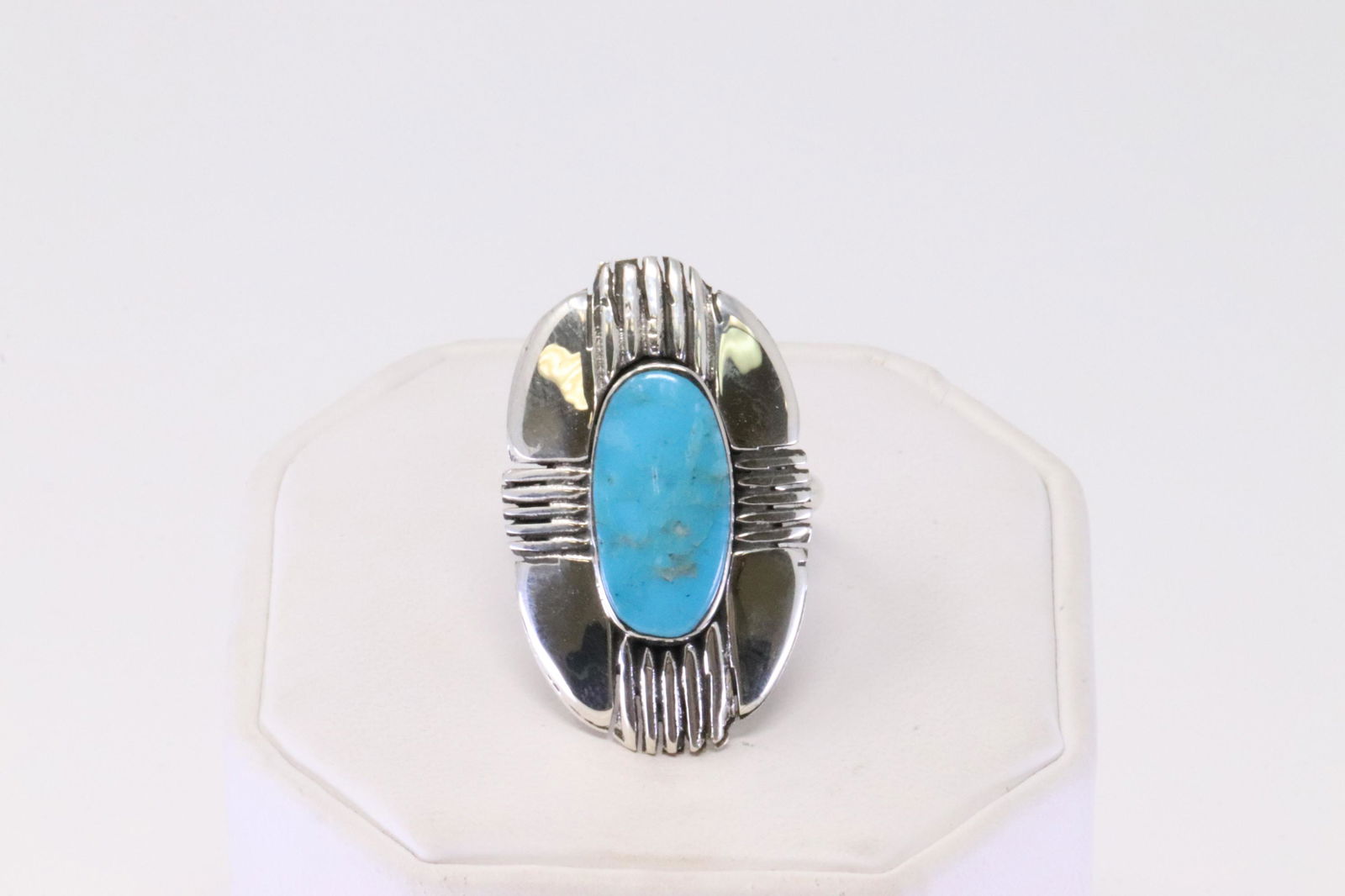 Native America Navajo Handmade Sterling Silver Turquoise Ring By Mike Smith.: This is a Native America Navajo Handmade Sterling Silver Turquoise Ring By Mike Smith. Ring size: 8.00.
