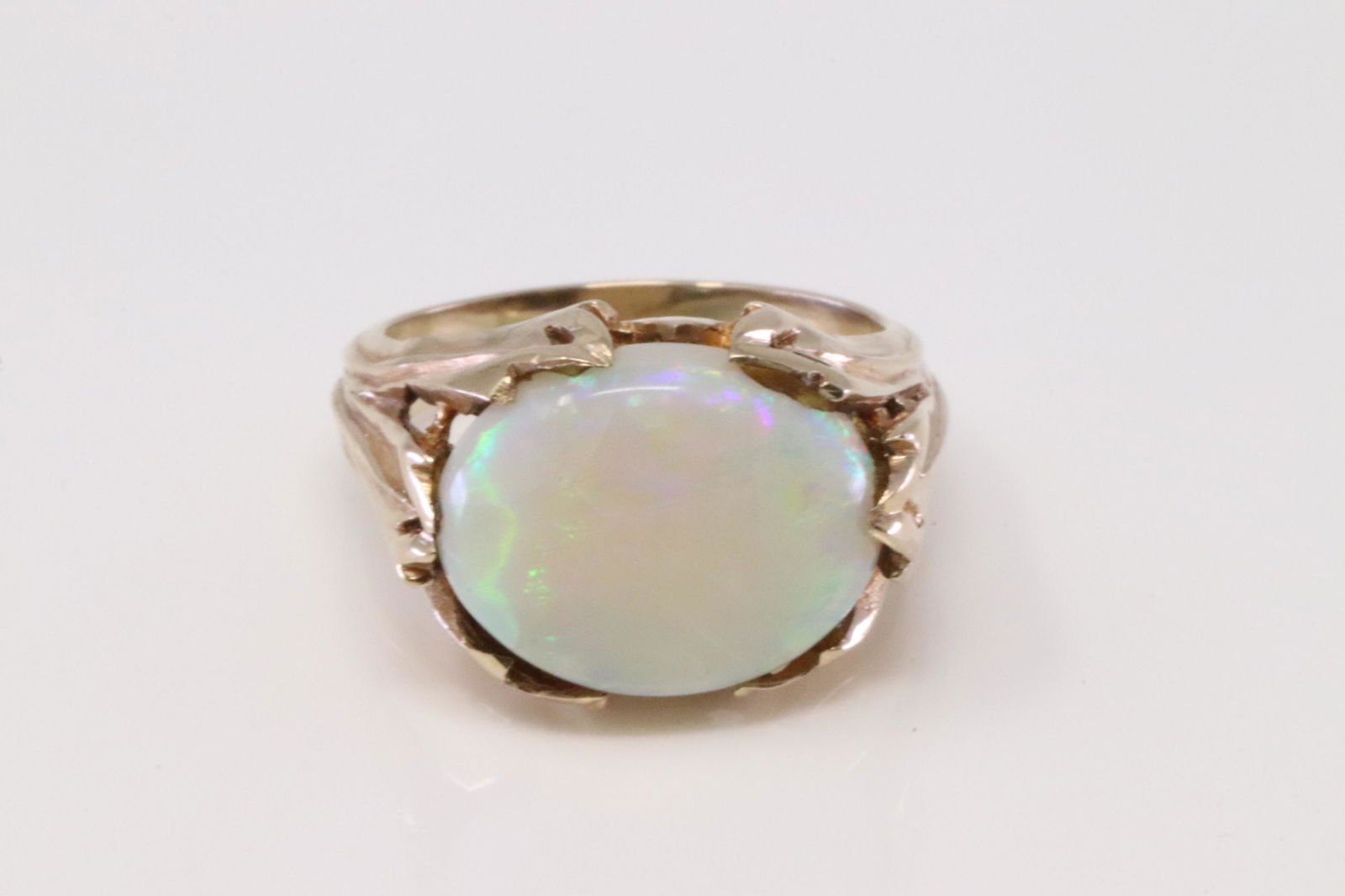 14Kt Yellow Gold Opal Ring. (1 of 5)
