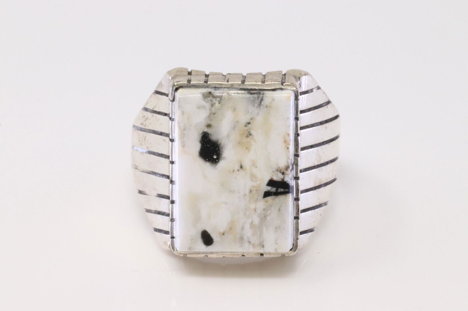 Native America Navajo Handmade Sterling Silver White Buffalo Ring By Ray Jack. (1 of 4)