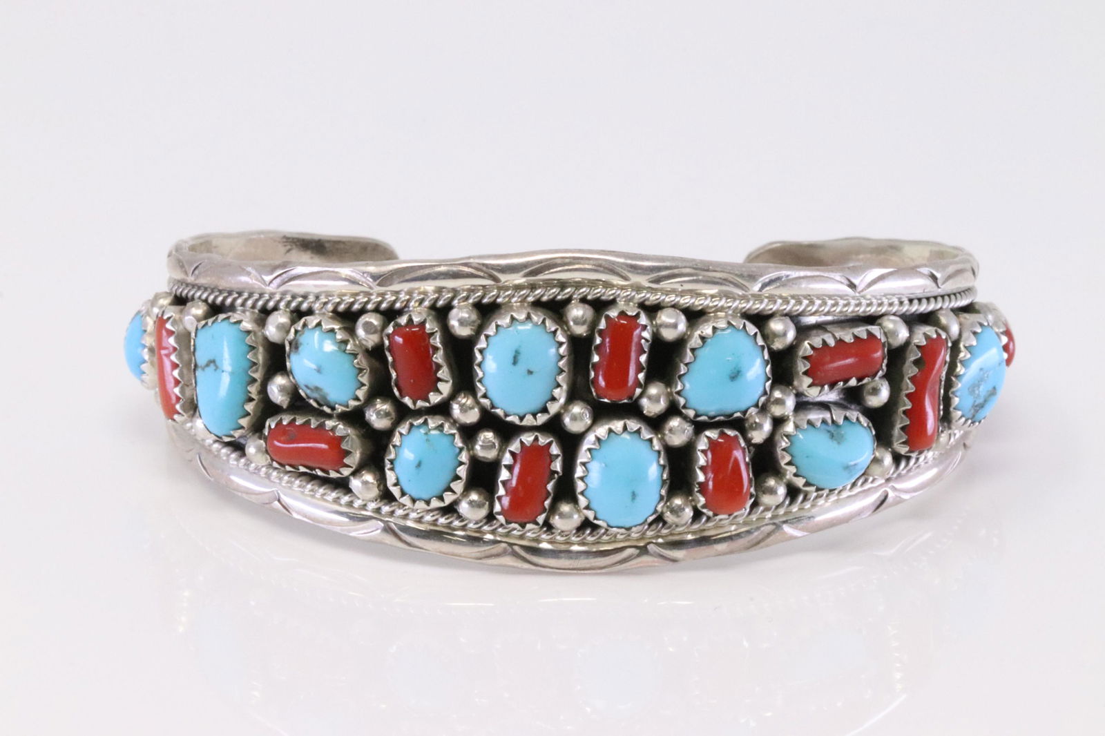 Native America Navajo Handmade Sterling Silver Paw Bear Turquoise Bracelet. (1 of 4)
