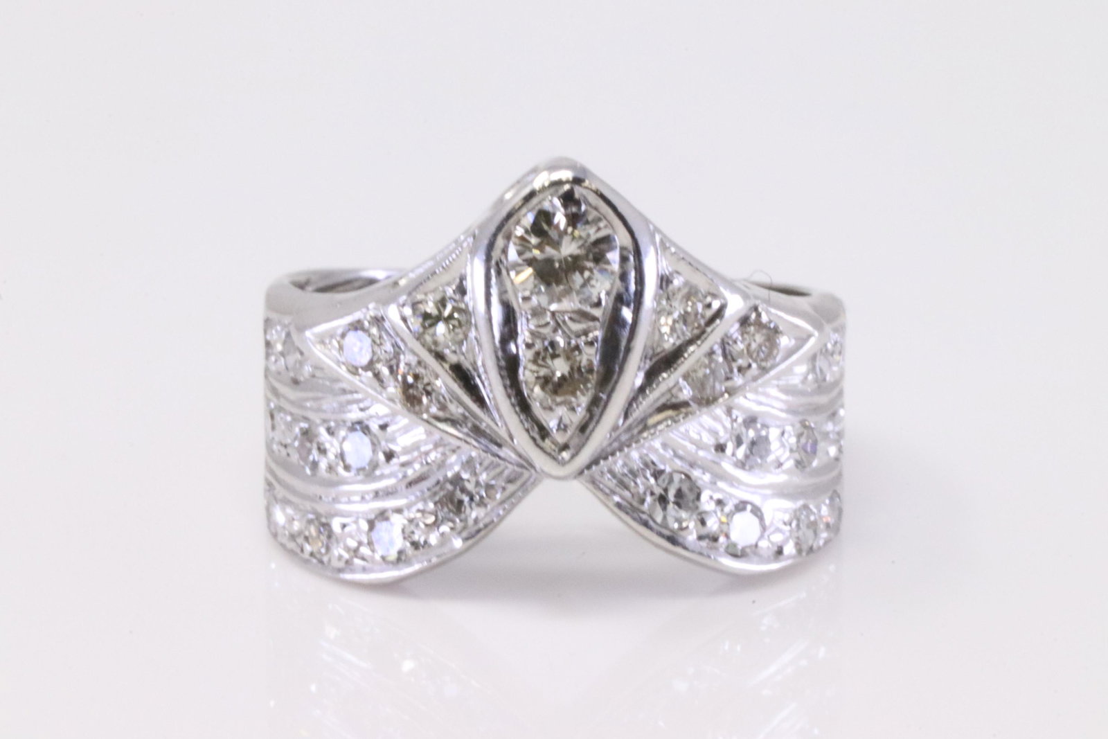 14Kt White Gold Diamond Crown Ring. (1 of 5)