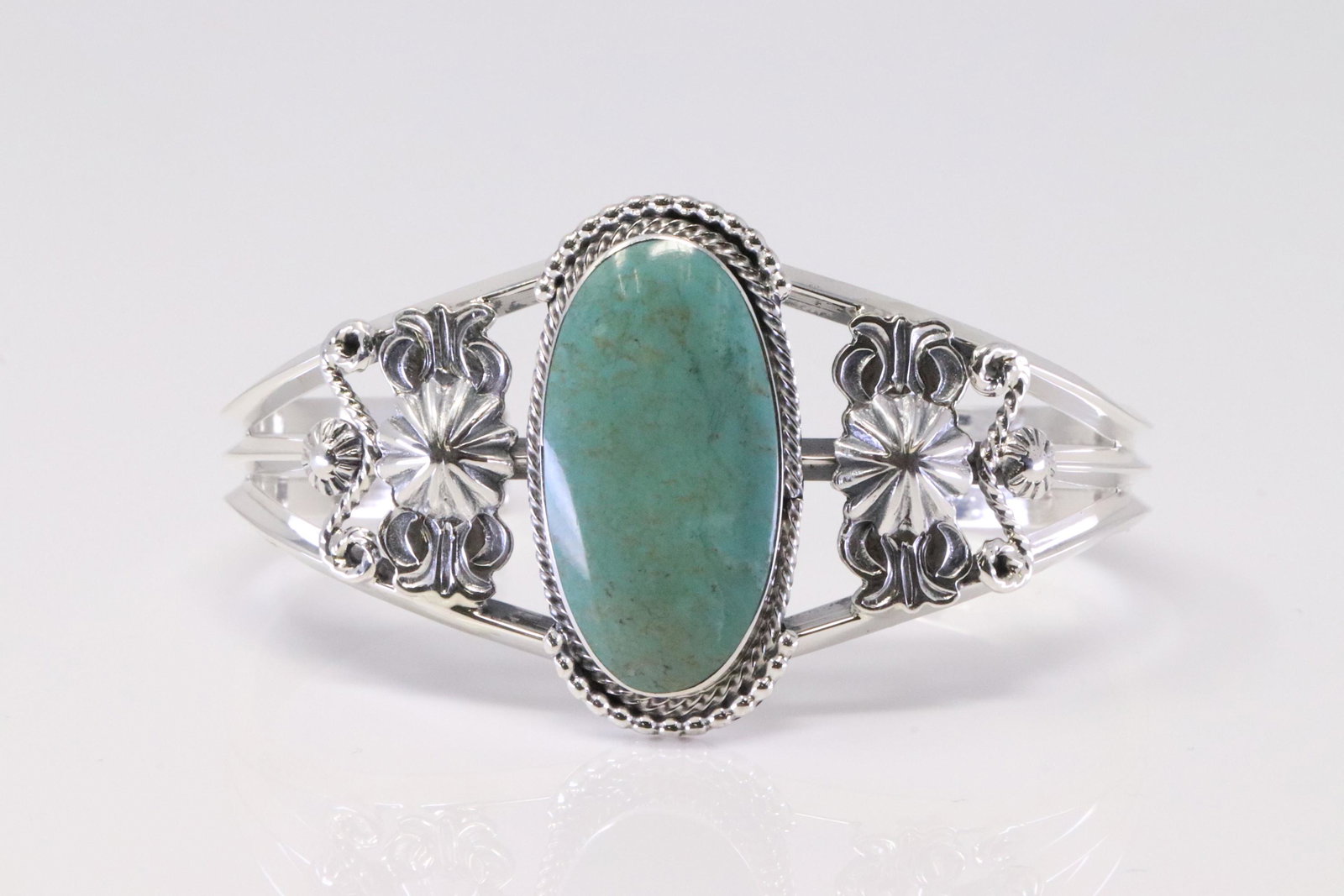Native America Navajo Handmade Sterling Silver Turquoise Bracelet Cuff Daniel Benally. (1 of 4)