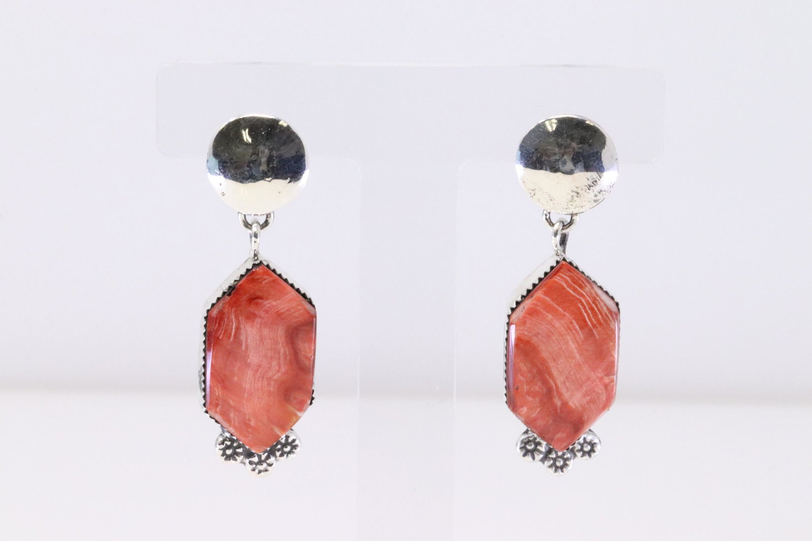 Native America Navajo Handmade Sterling Silver Spiny Oyster Post Earring's By Selina Warner.: This is a Native America Navajo Handmade Sterling Silver Spiny Oyster Post Earring's By Selina Warner.
