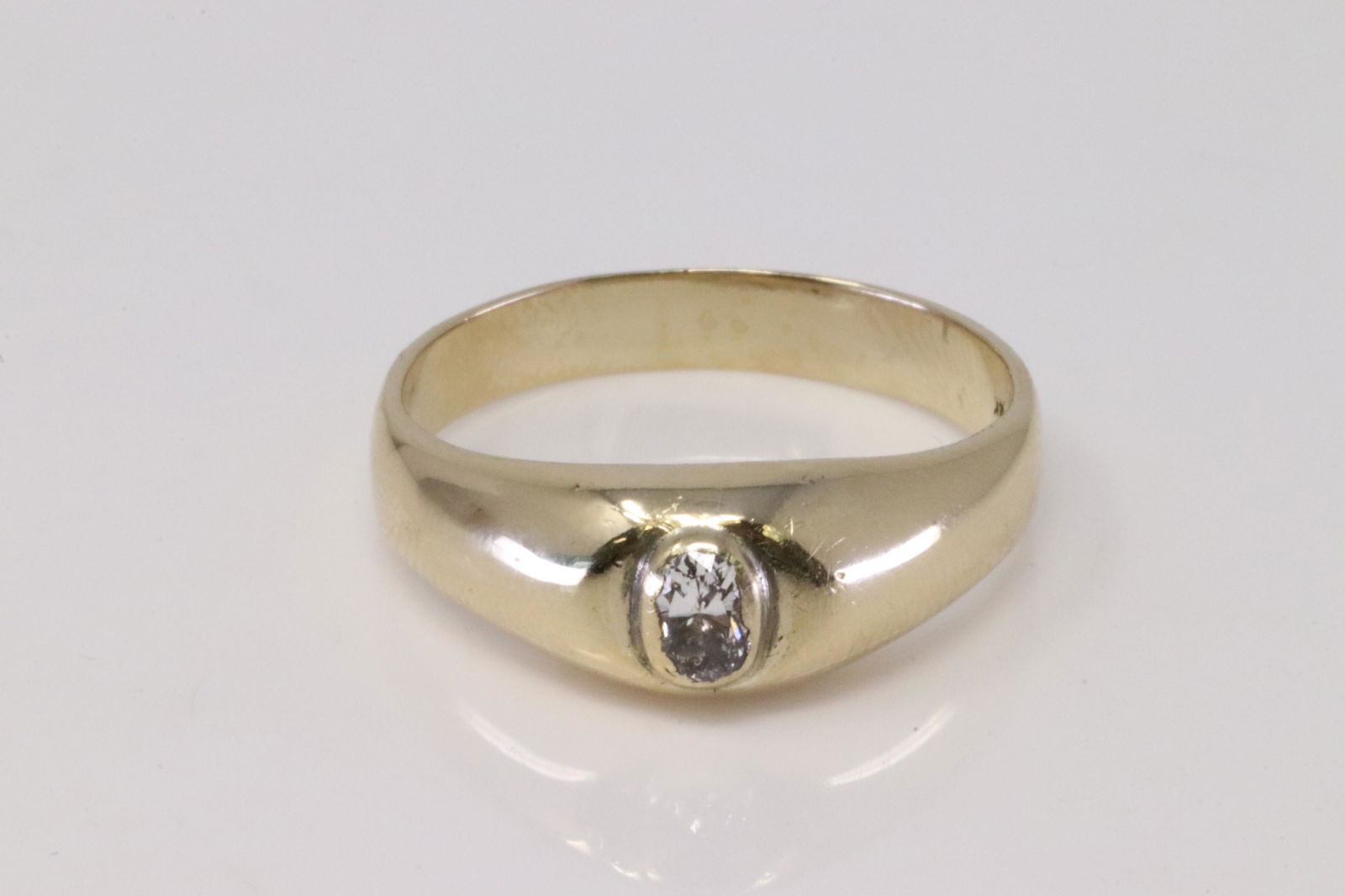14Kt Oval Diamond Ring Ring (1 of 4)