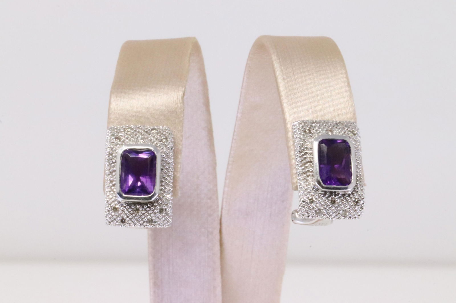 14Kt White Gold Amethyst / Diamond Earring. (1 of 4)