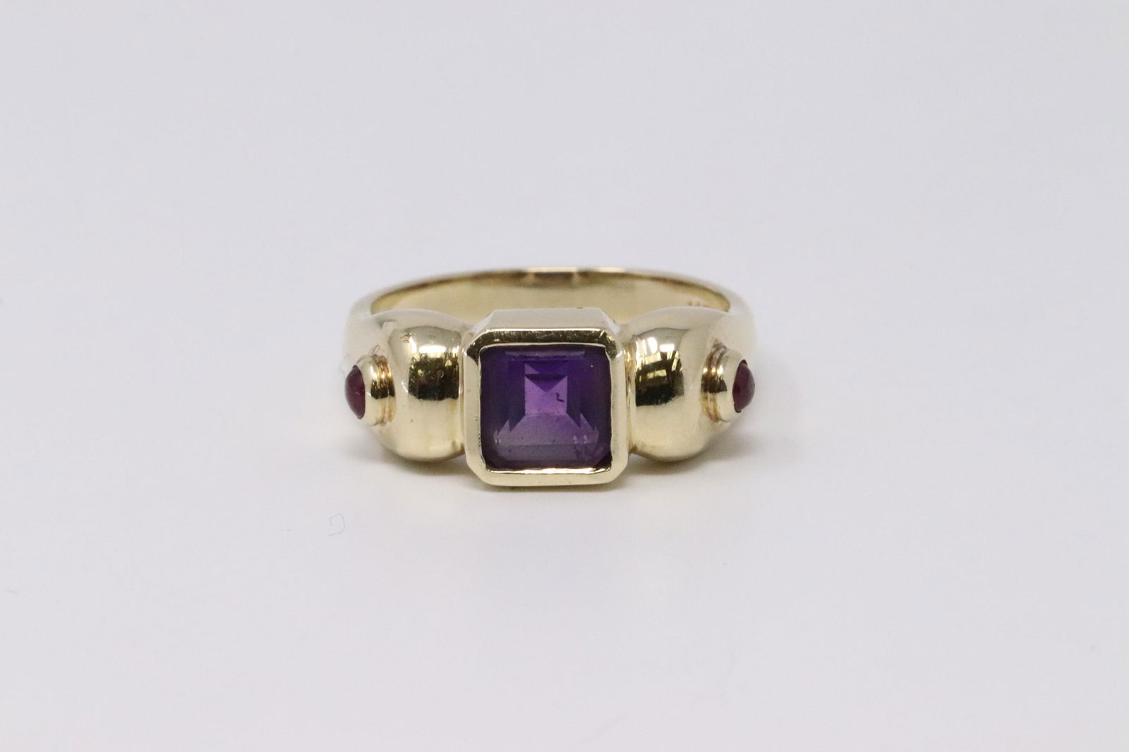 14Kt Amethys & Cabochon Ruby Ring (1 of 5)