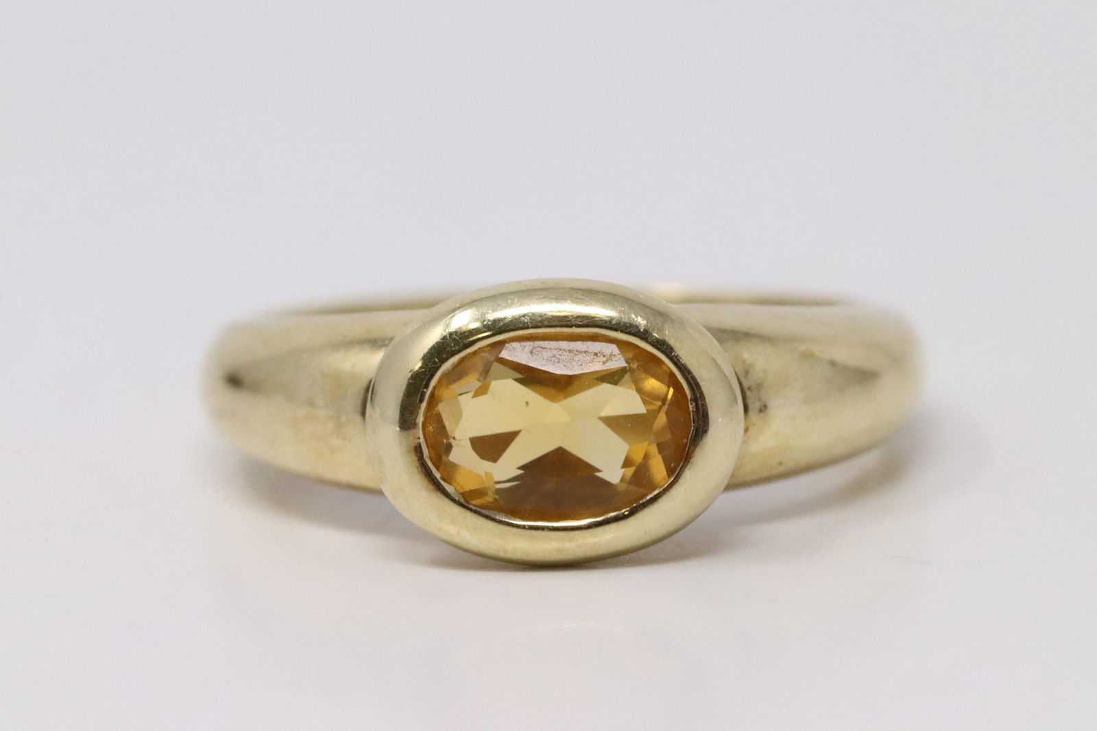 14Kt Yellow Gold Citrine Ring. (1 of 4)