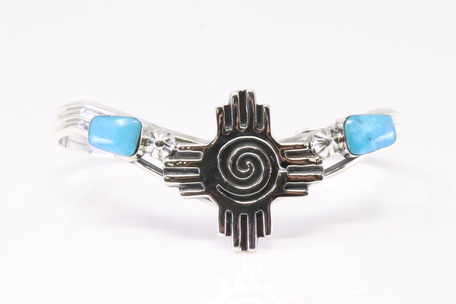 Native America Handmade Navajo Sterling Silver Turquoise Bracelet By Mike Smith.: This is a Native America Handmade Navajo Sterling Silver Turquoise Bracelet By Mike Smith.