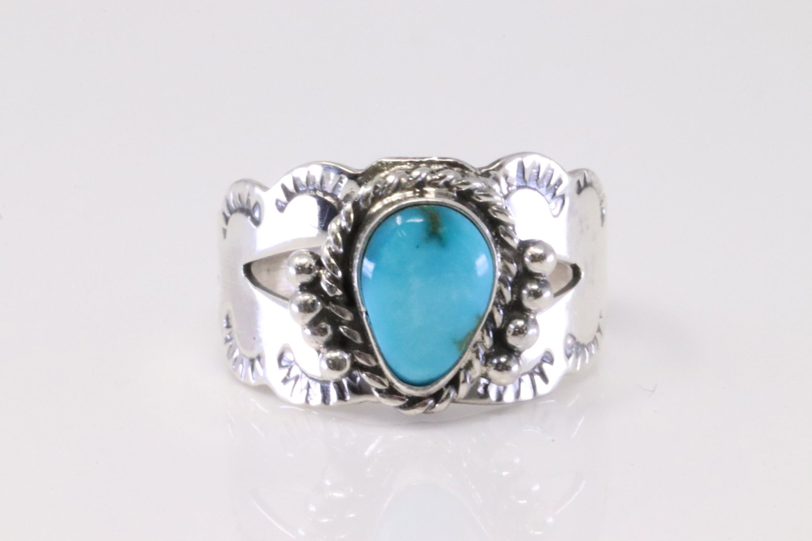Native America Navajo Handmade Sterling Silver Turquoise Ring By Jan Mariano.: This is a Native America Navajo Handmade Sterling Silver Turquoise Ring By Jan Mariano. Ring size: 8.75.