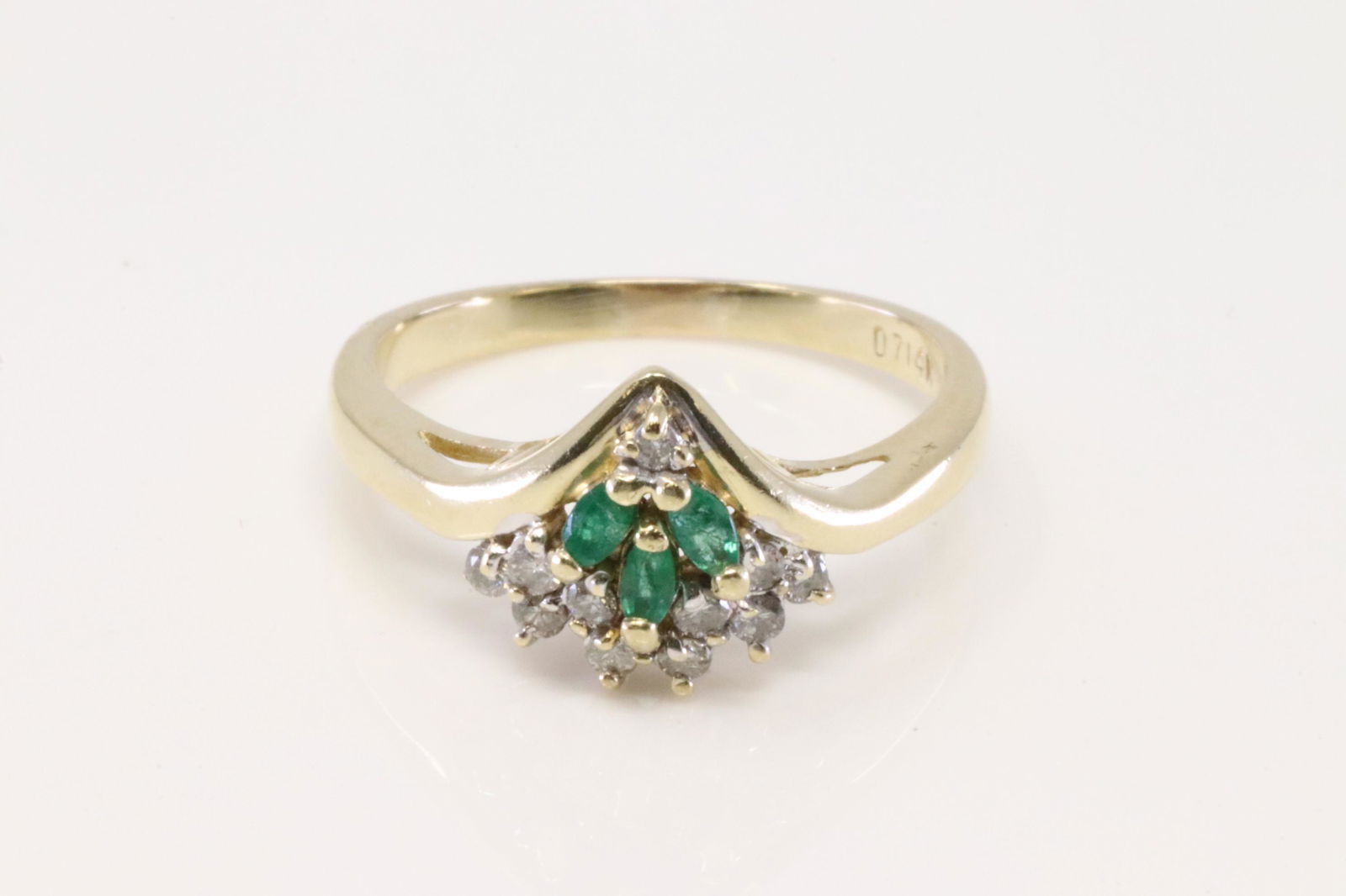 14Kt Yellow Gold Emerald / Diamond Ring. (1 of 4)