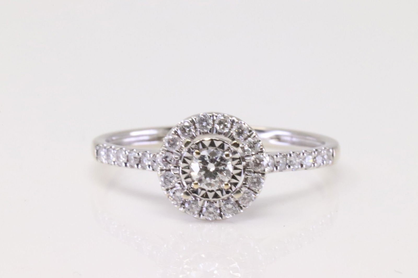 14Kt White Gold Diamond Engagement  Ring. (1 of 4)