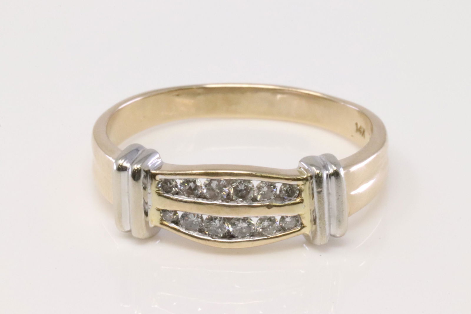 14Kt Yellow Gold Diamond Ring. (1 of 4)