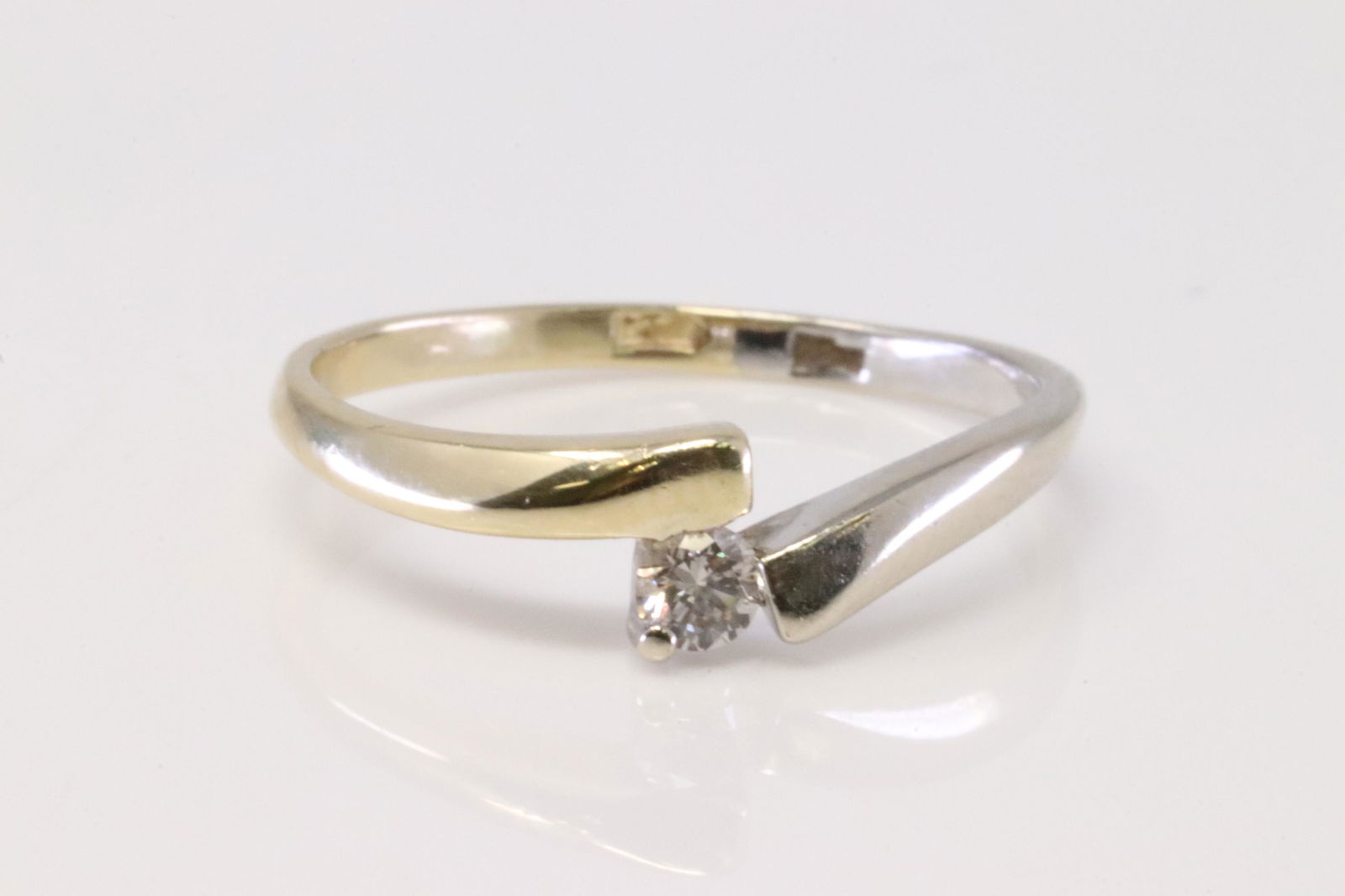 14KT Doamond Tension Ring (1 of 4)