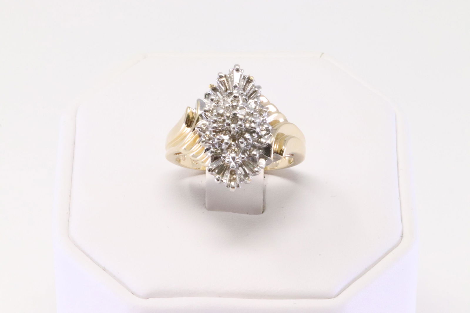 14Kt Yellow Gold Diamond Ring. (1 of 4)