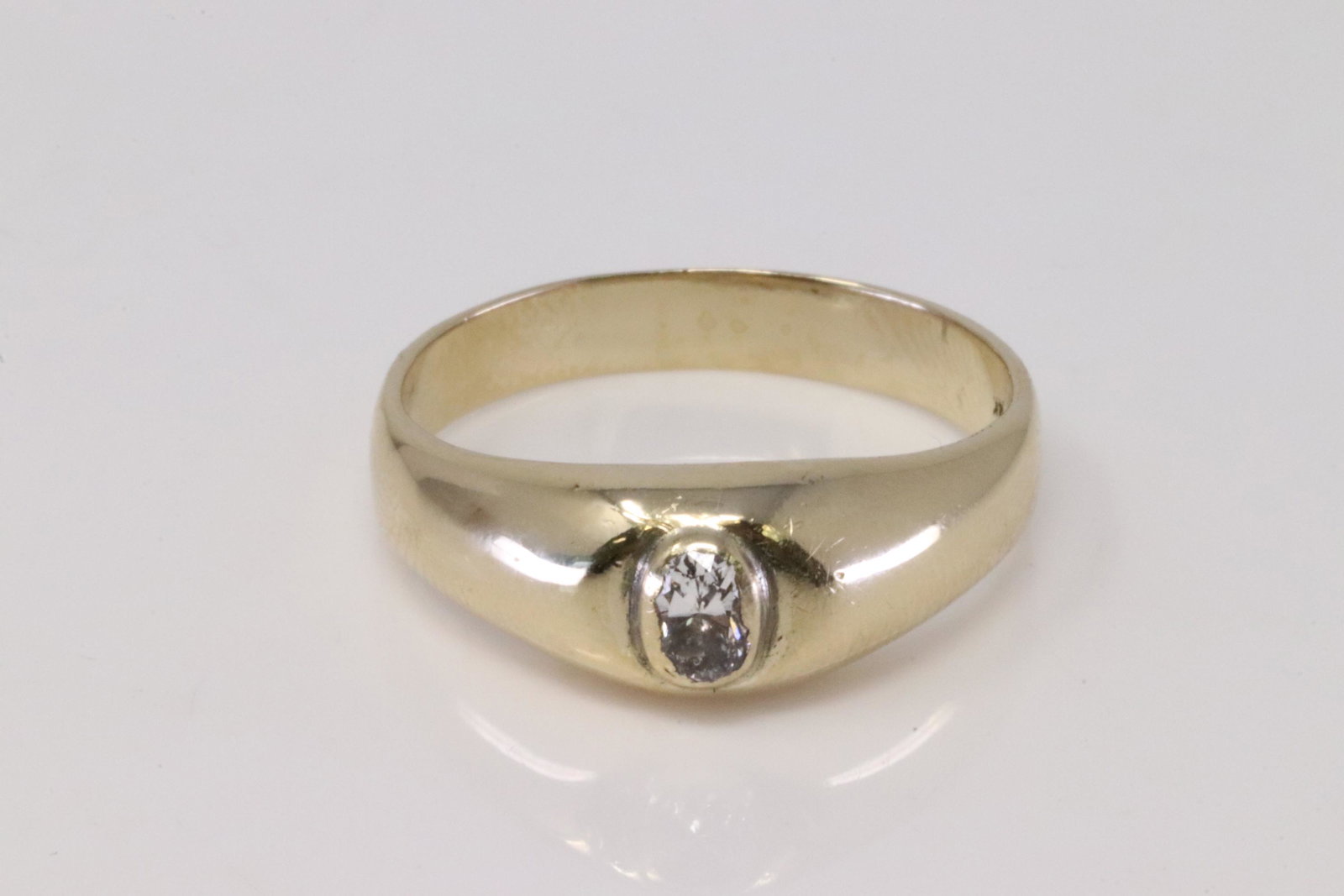 14Kt Oval Diamond Ring Ring (1 of 4)