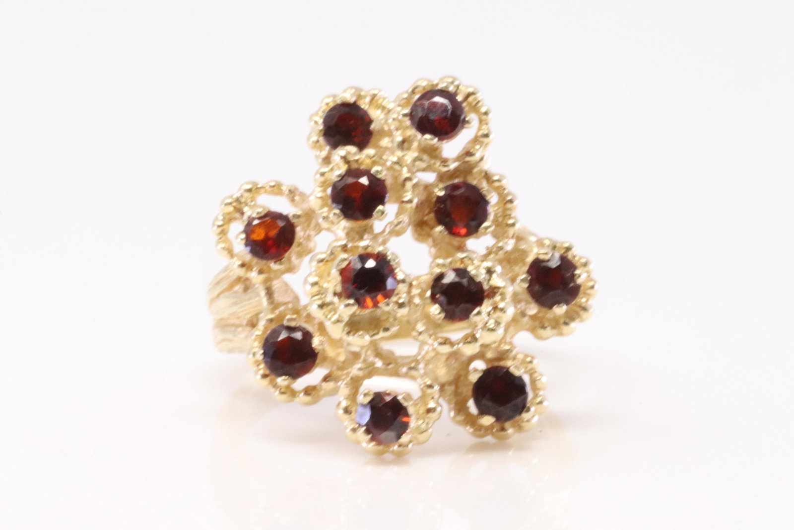 14Kt Yellow Gold Garnet Ring. (1 of 4)